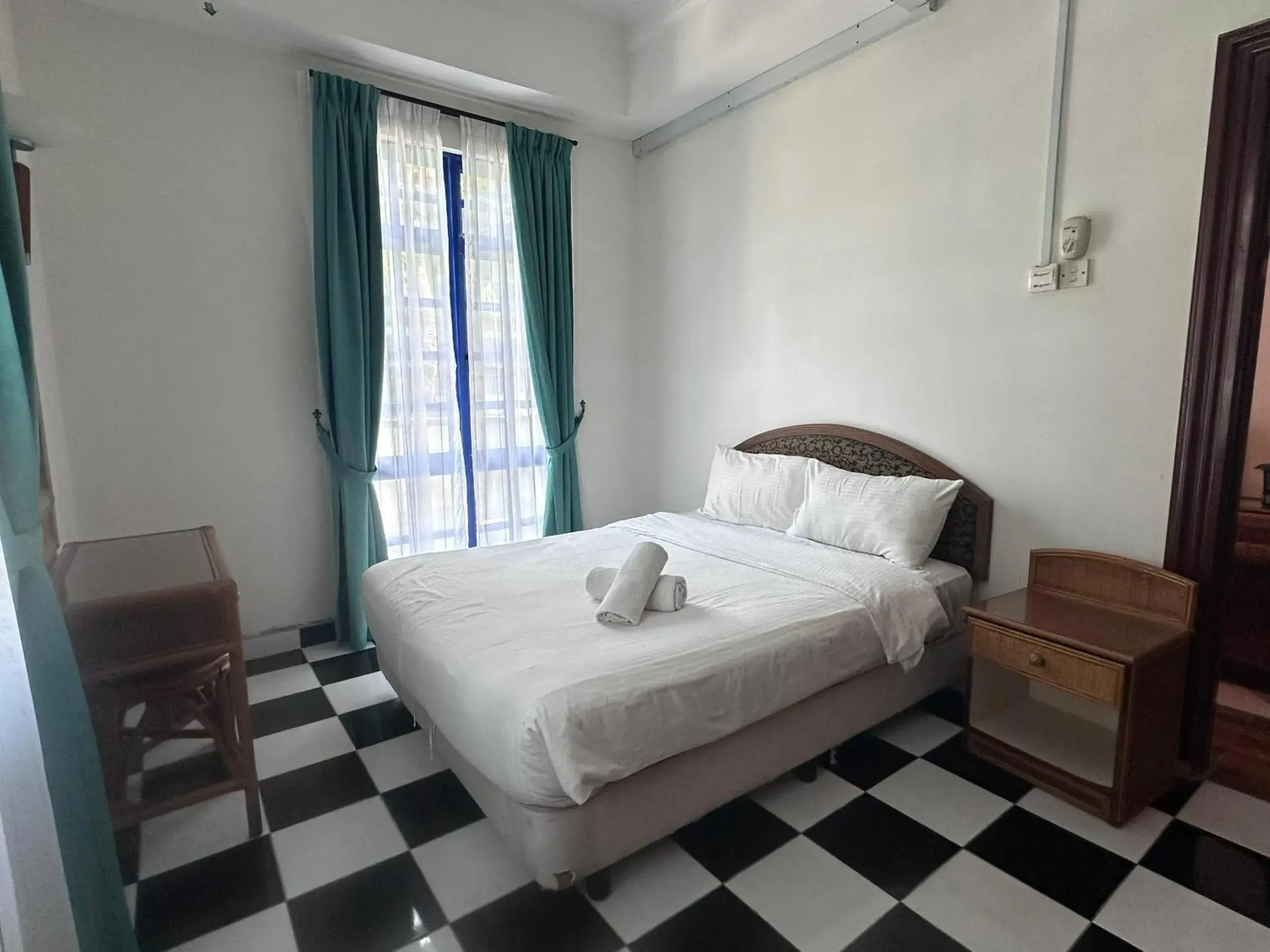 Bed in Long Sands Port Dickson Bed in Long Sands Port Dickson