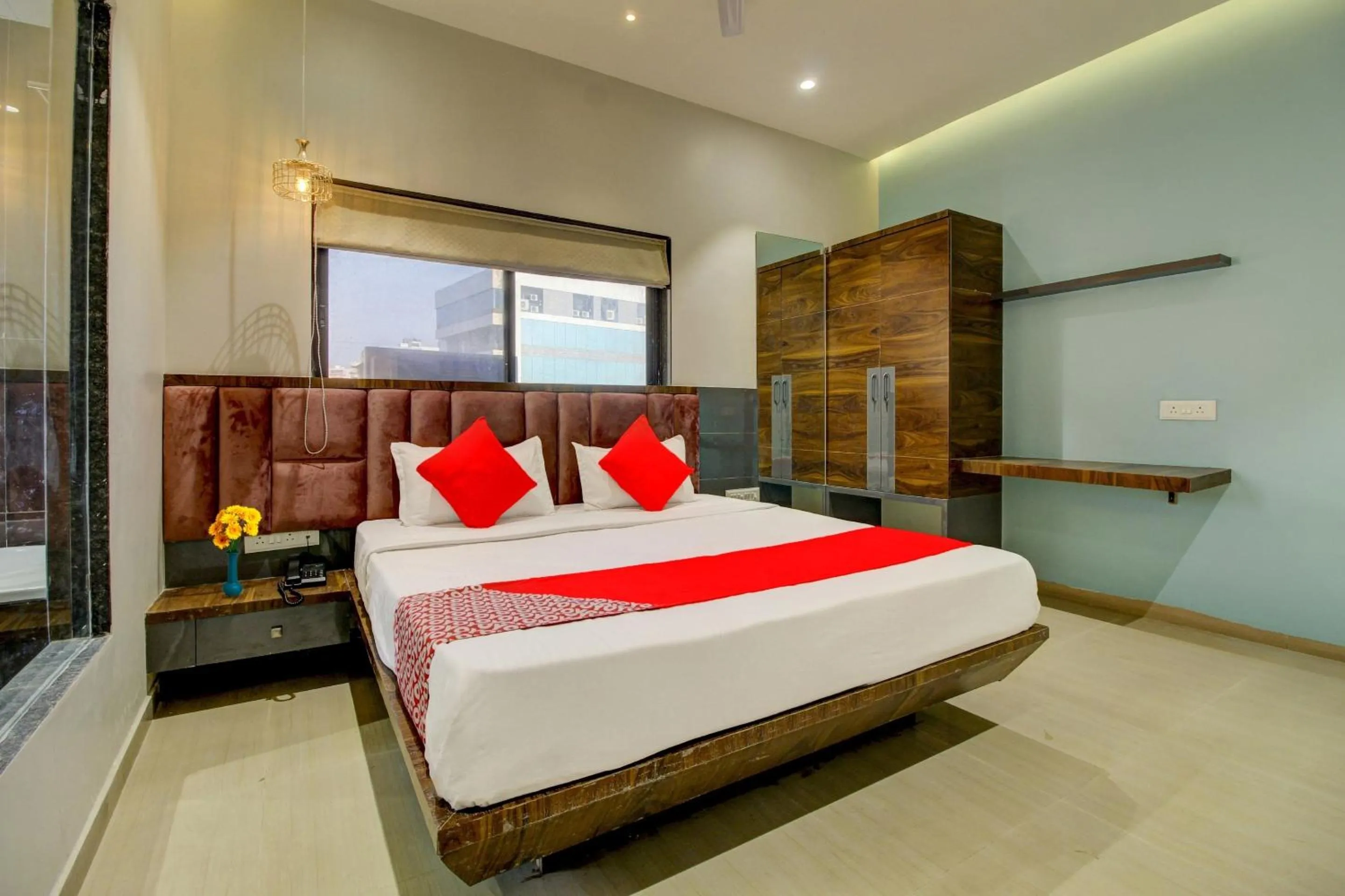 Bedroom in Super Collection O Kesar Inn Banquet & Lodging
