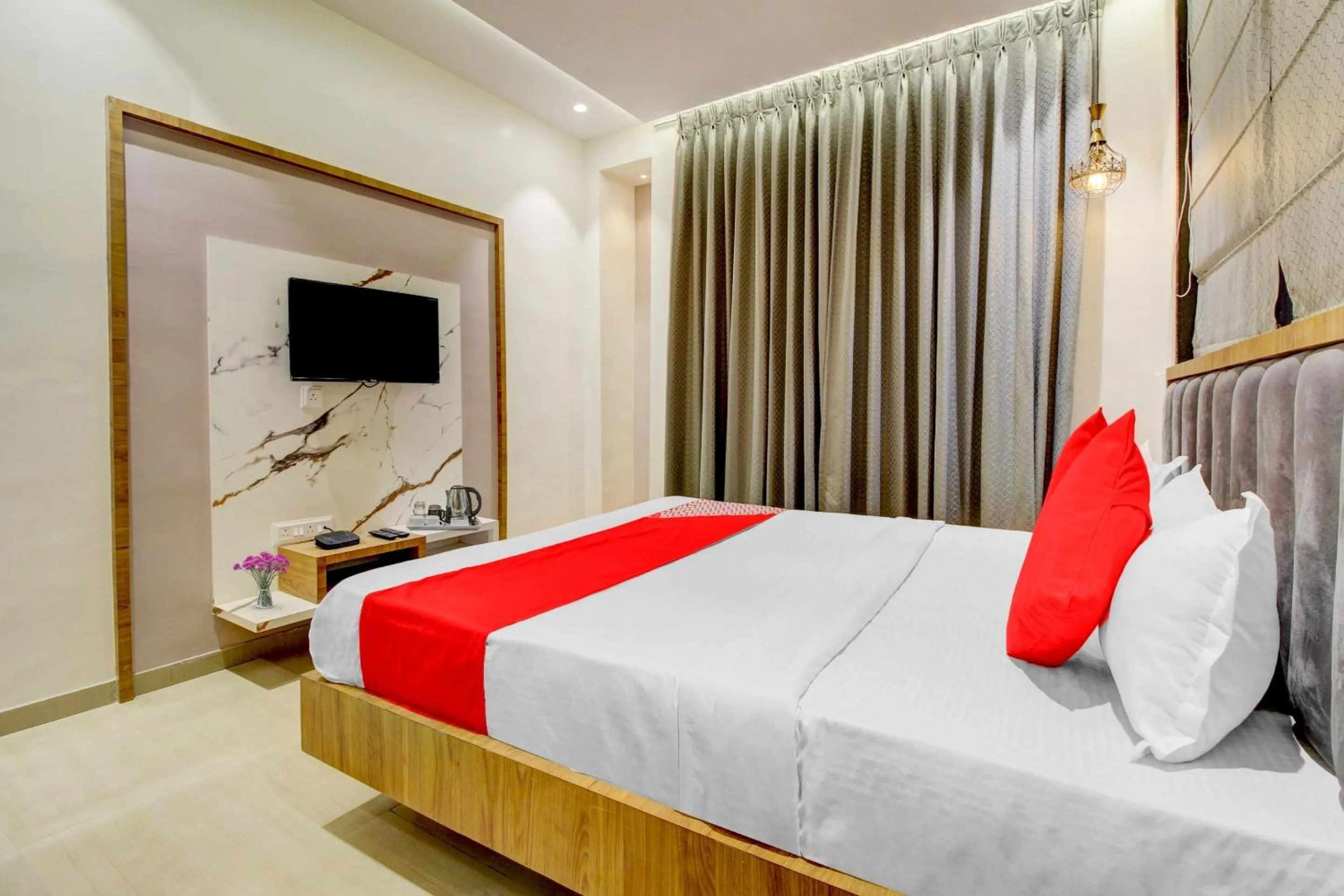Bedroom in Super Collection O Kesar Inn Banquet & Lodging