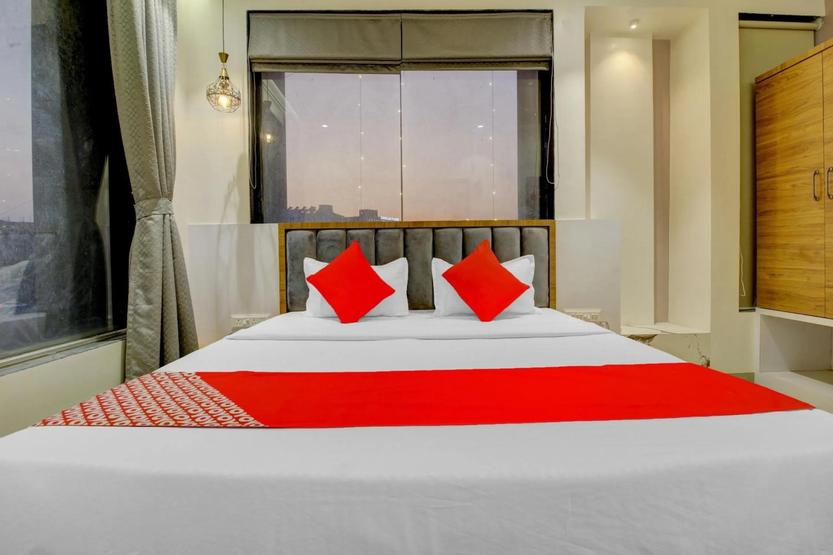 Bedroom in Super Collection O Kesar Inn Banquet & Lodging