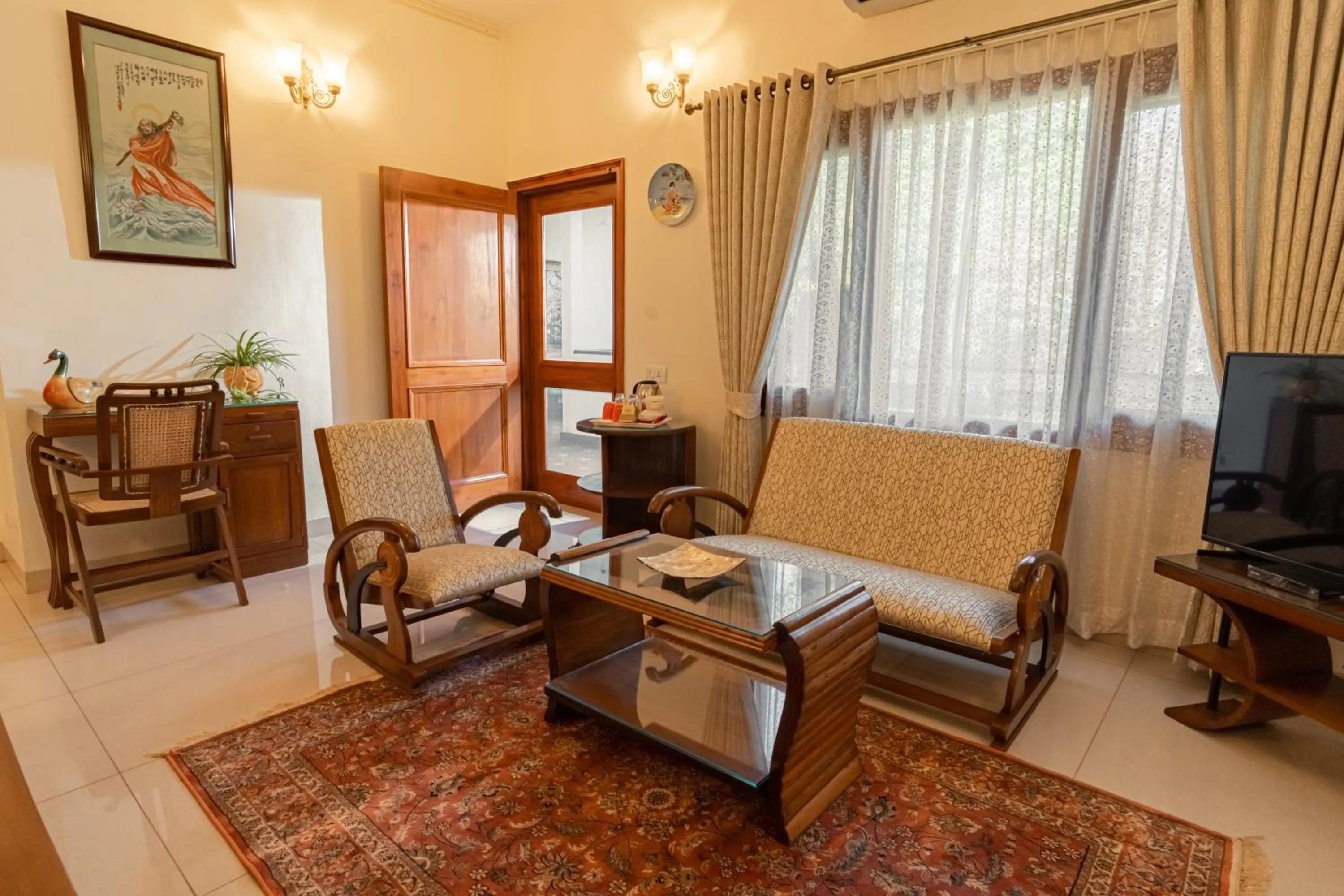 Seating area in Anchorage 42