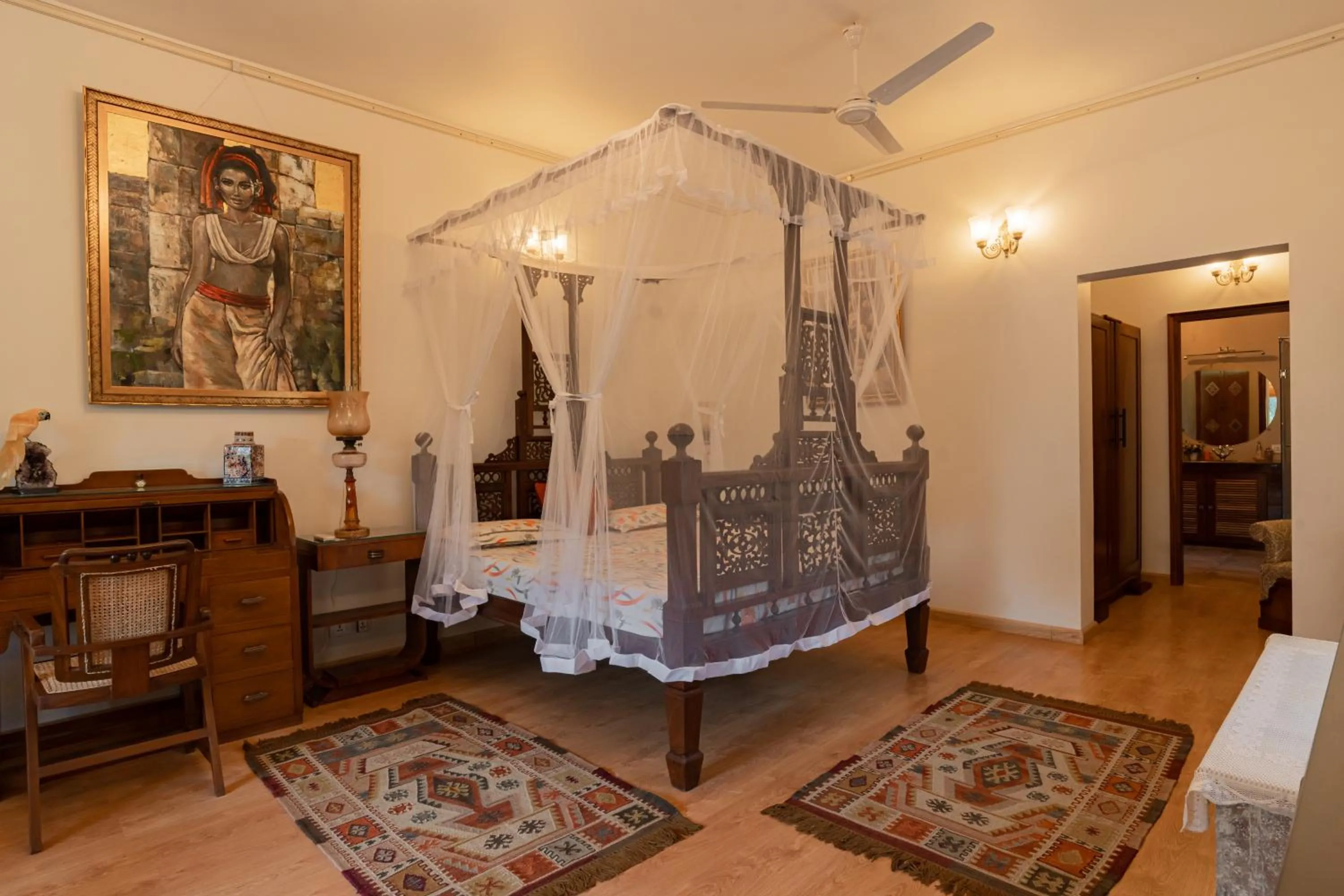 Photo of the whole room in Anchorage 42