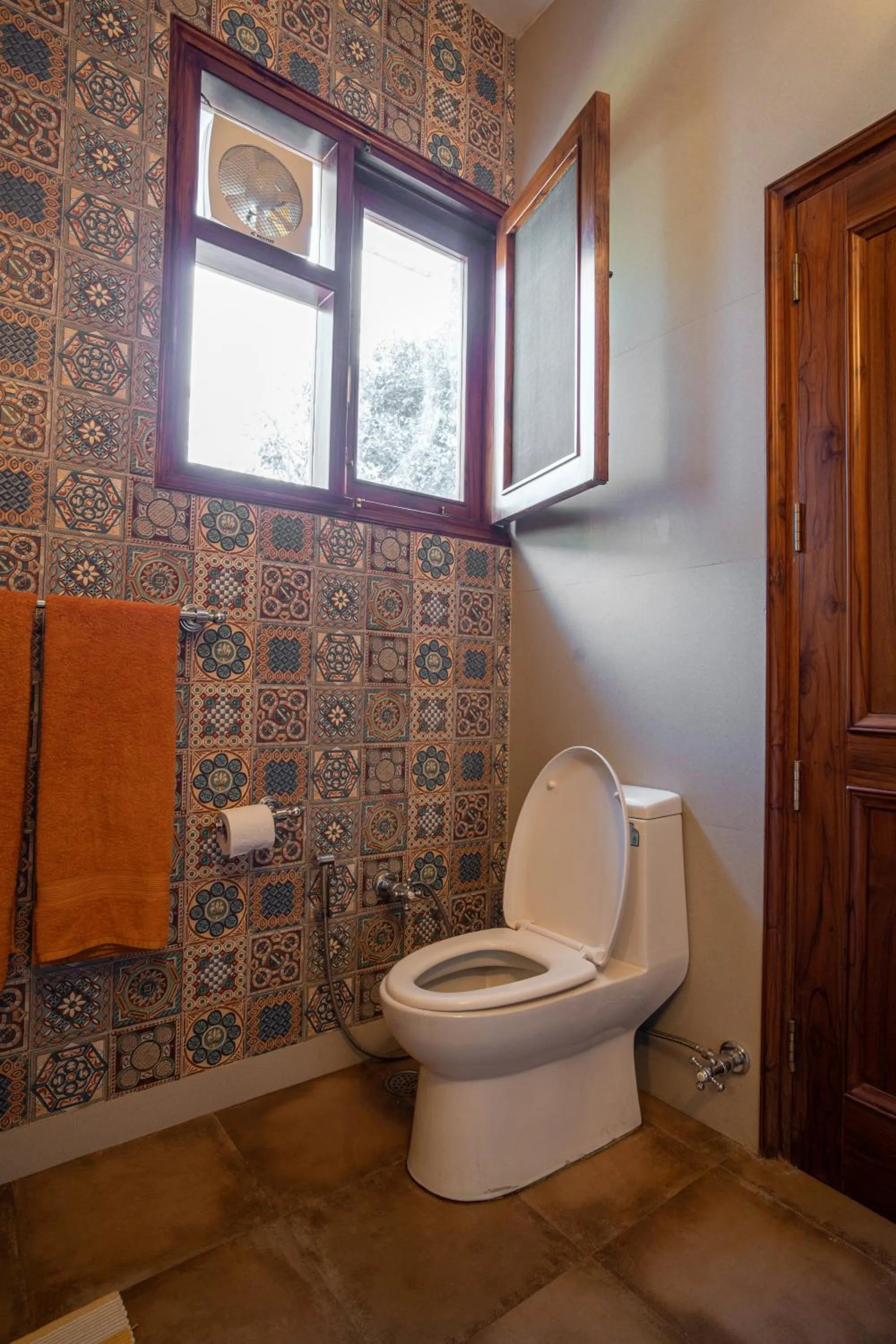 Toilet in Anchorage 42