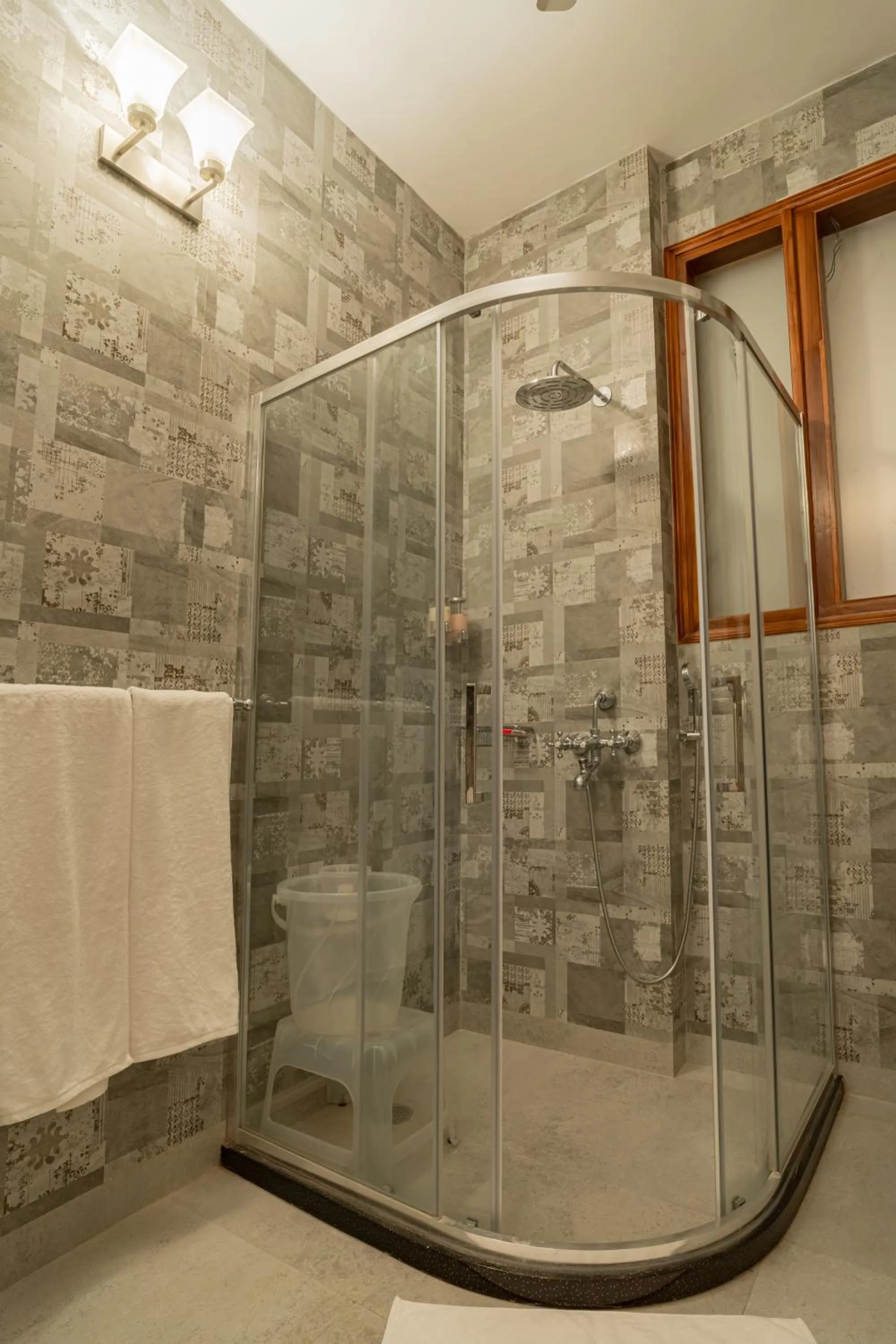 Bathroom in Anchorage 42