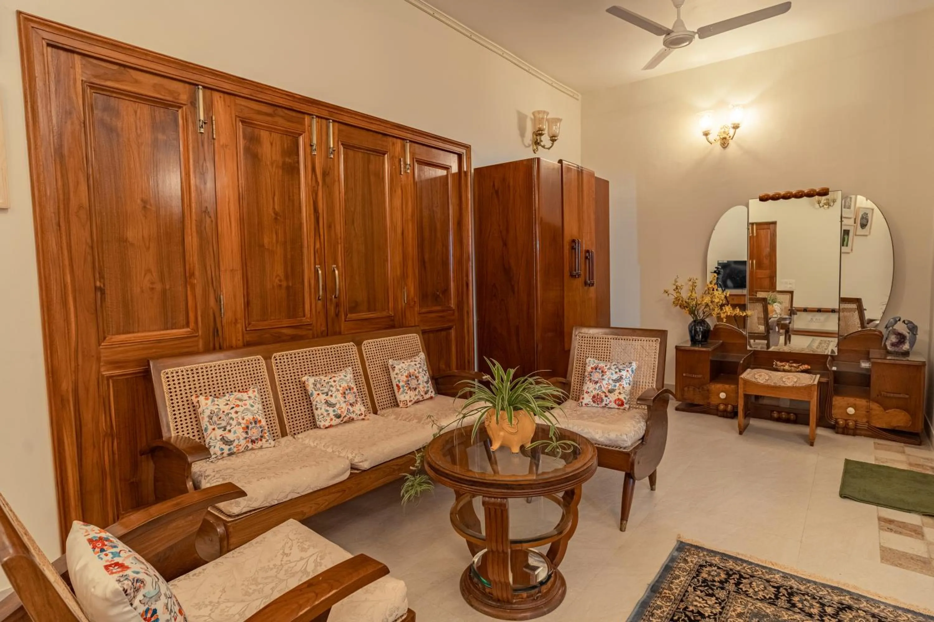 Seating area in Anchorage 42