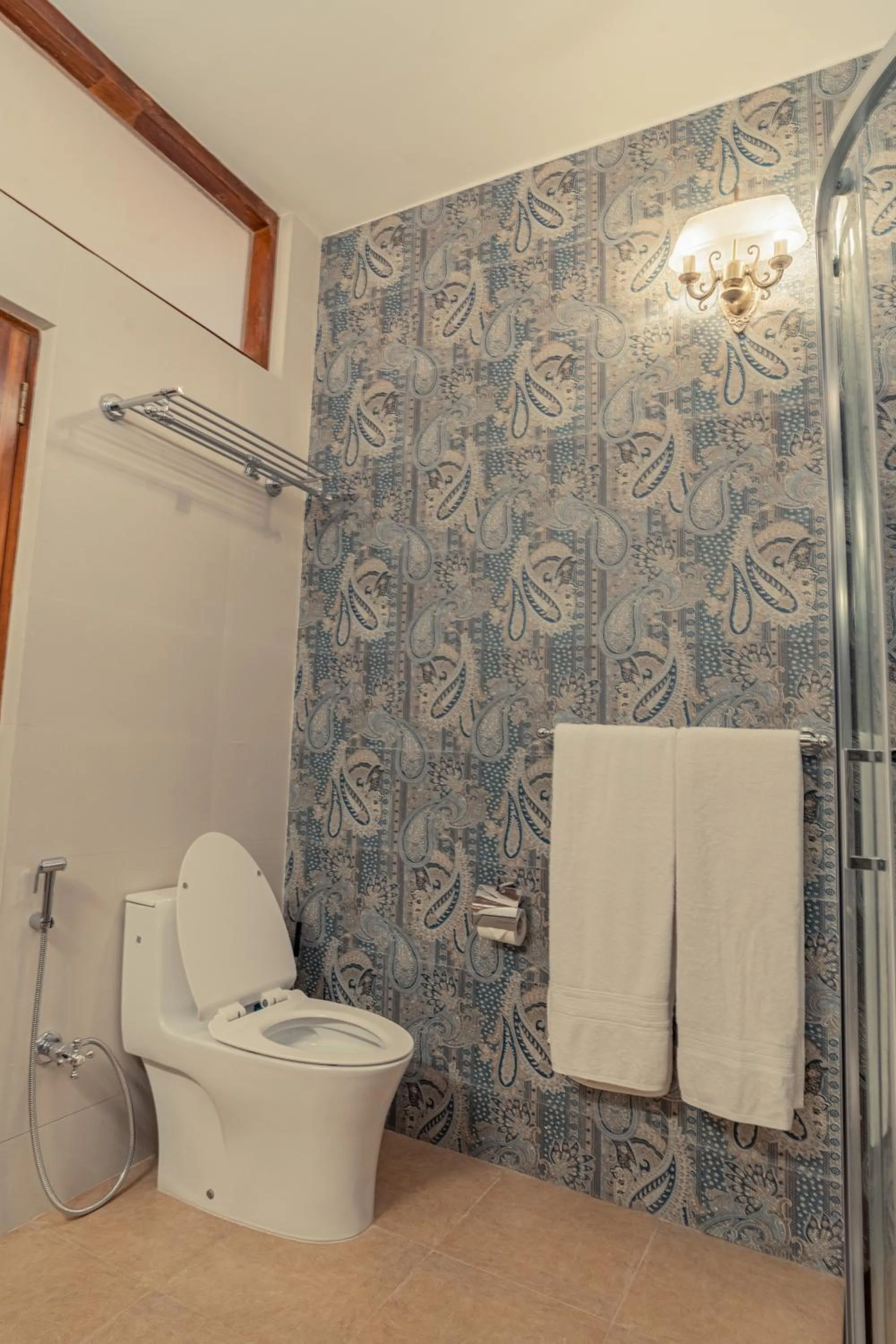 Toilet in Anchorage 42