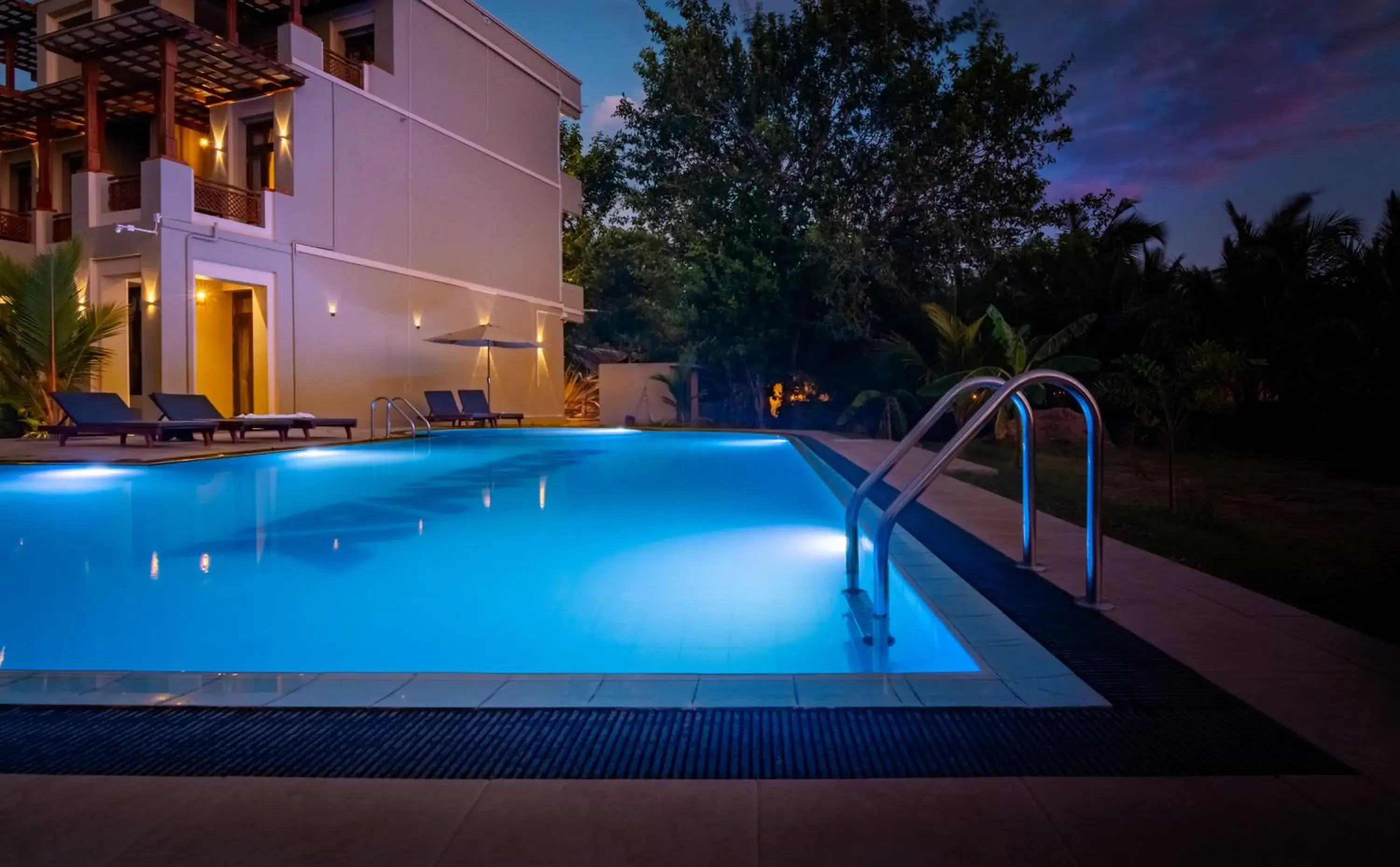 Swimming pool in Paddyway Resort Swimming pool in Paddyway Resort