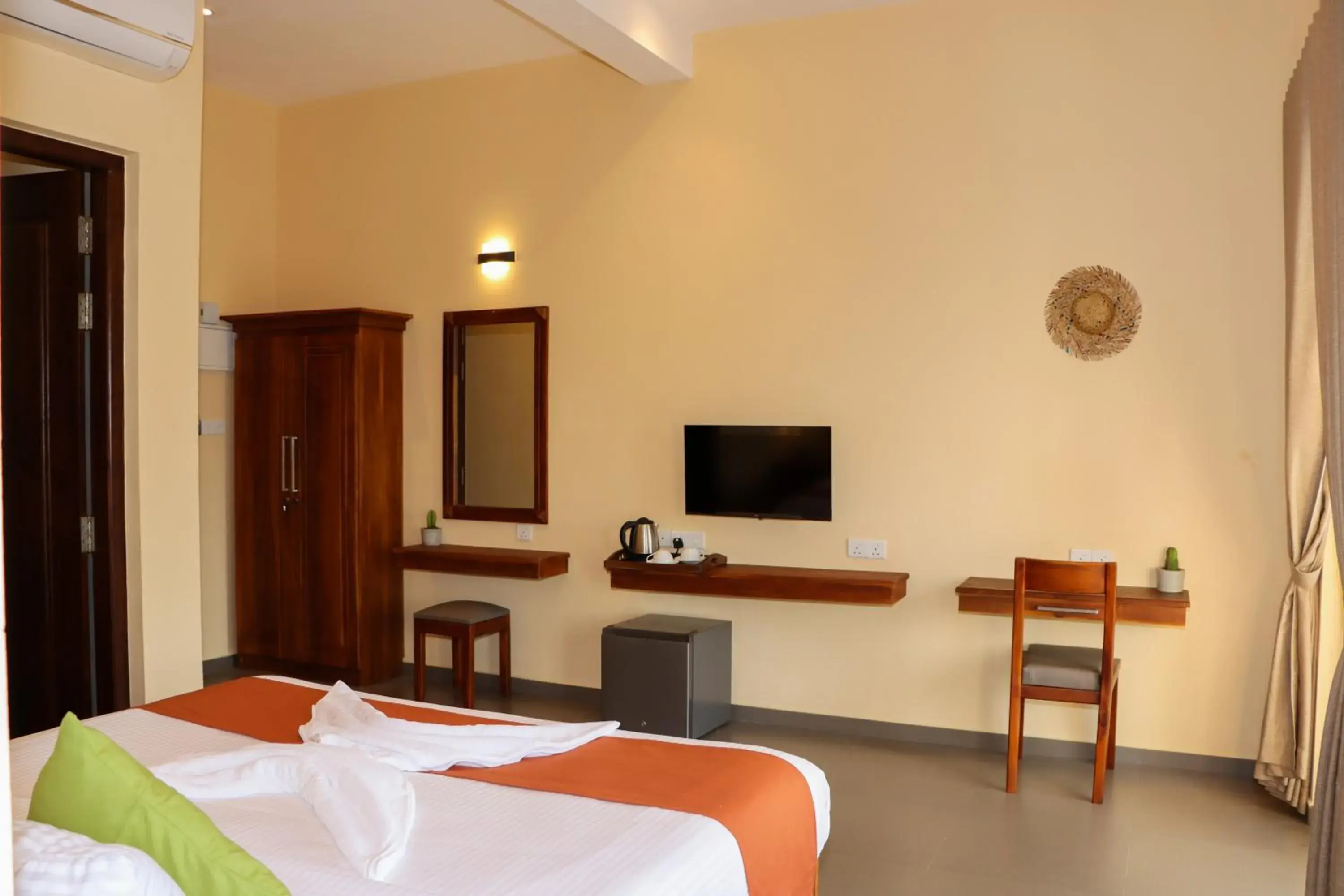 TV and multimedia, Bed in Paddyway Resort TV and multimedia, Bed in Paddyway Resort
