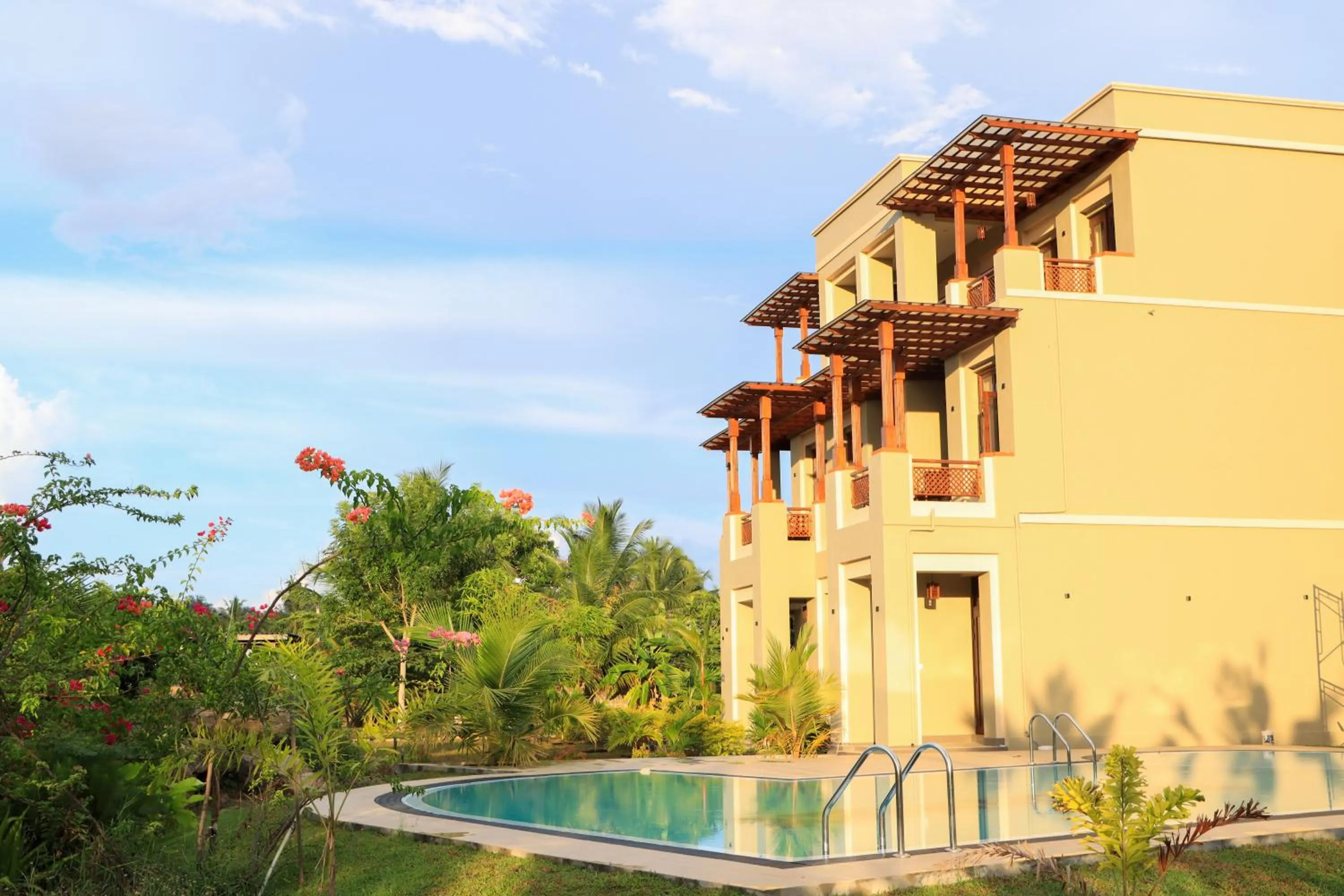 Property building in Paddyway Resort