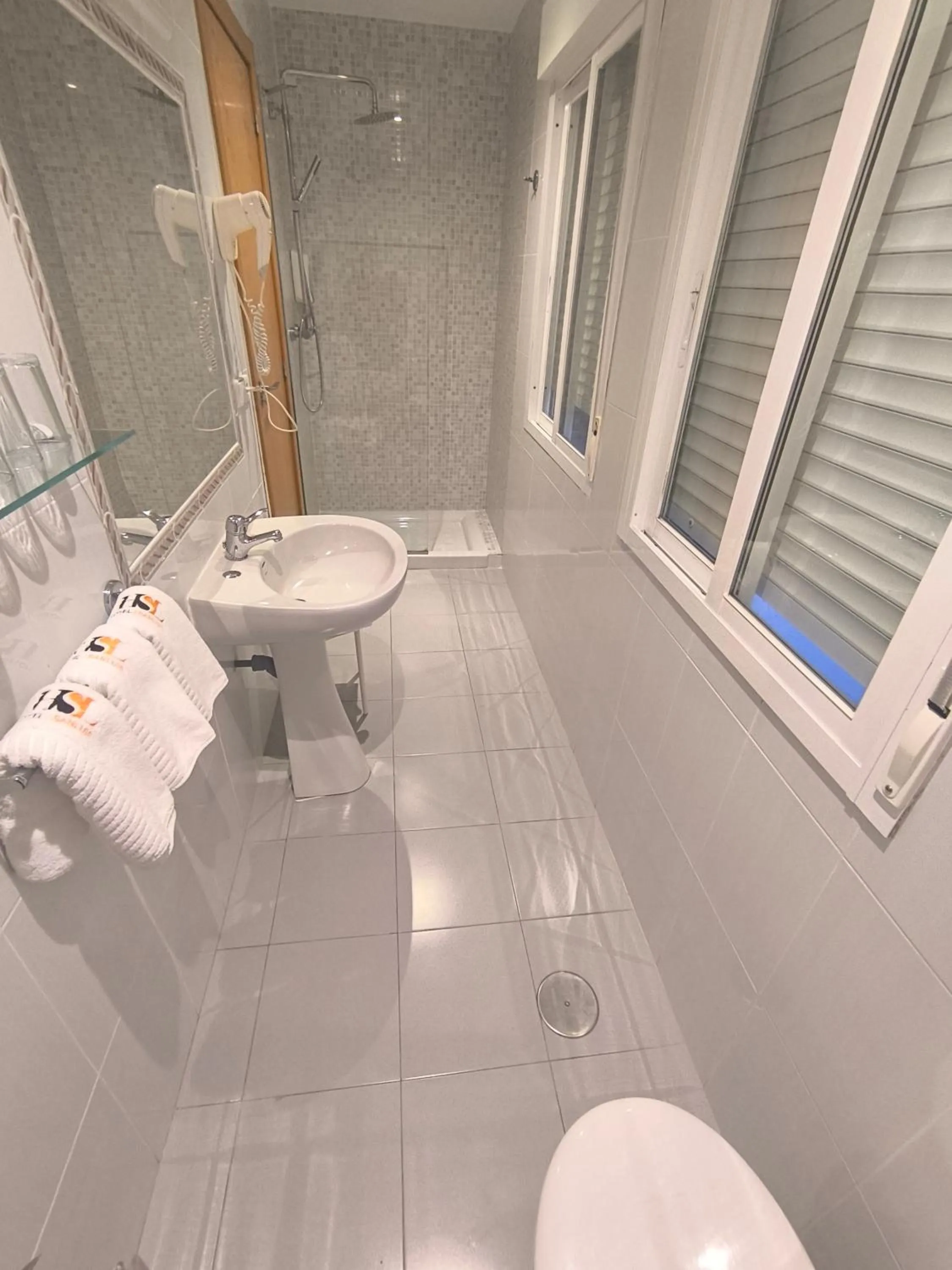 Bathroom in Hotel San Luis