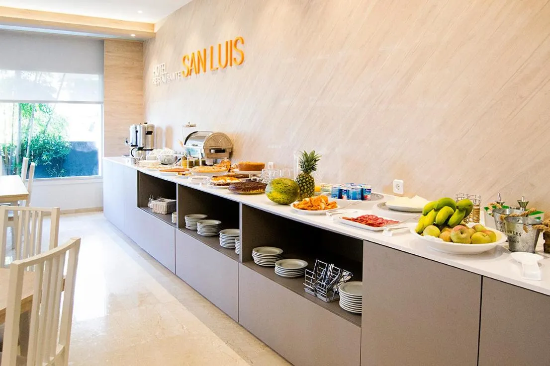 Buffet breakfast in Hotel San Luis