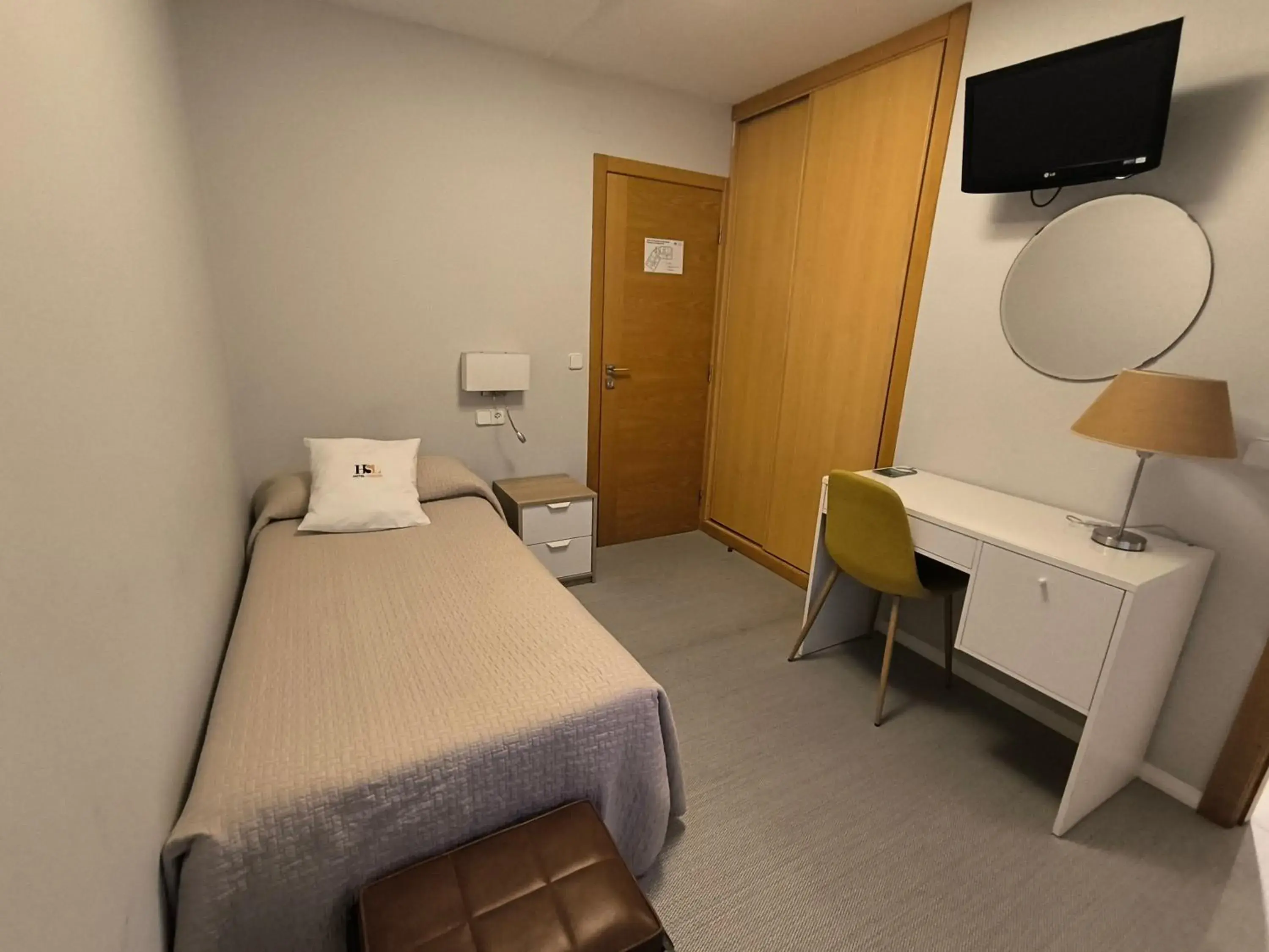 Standard Single Room in Hotel San Luis Standard Single Room in Hotel San Luis