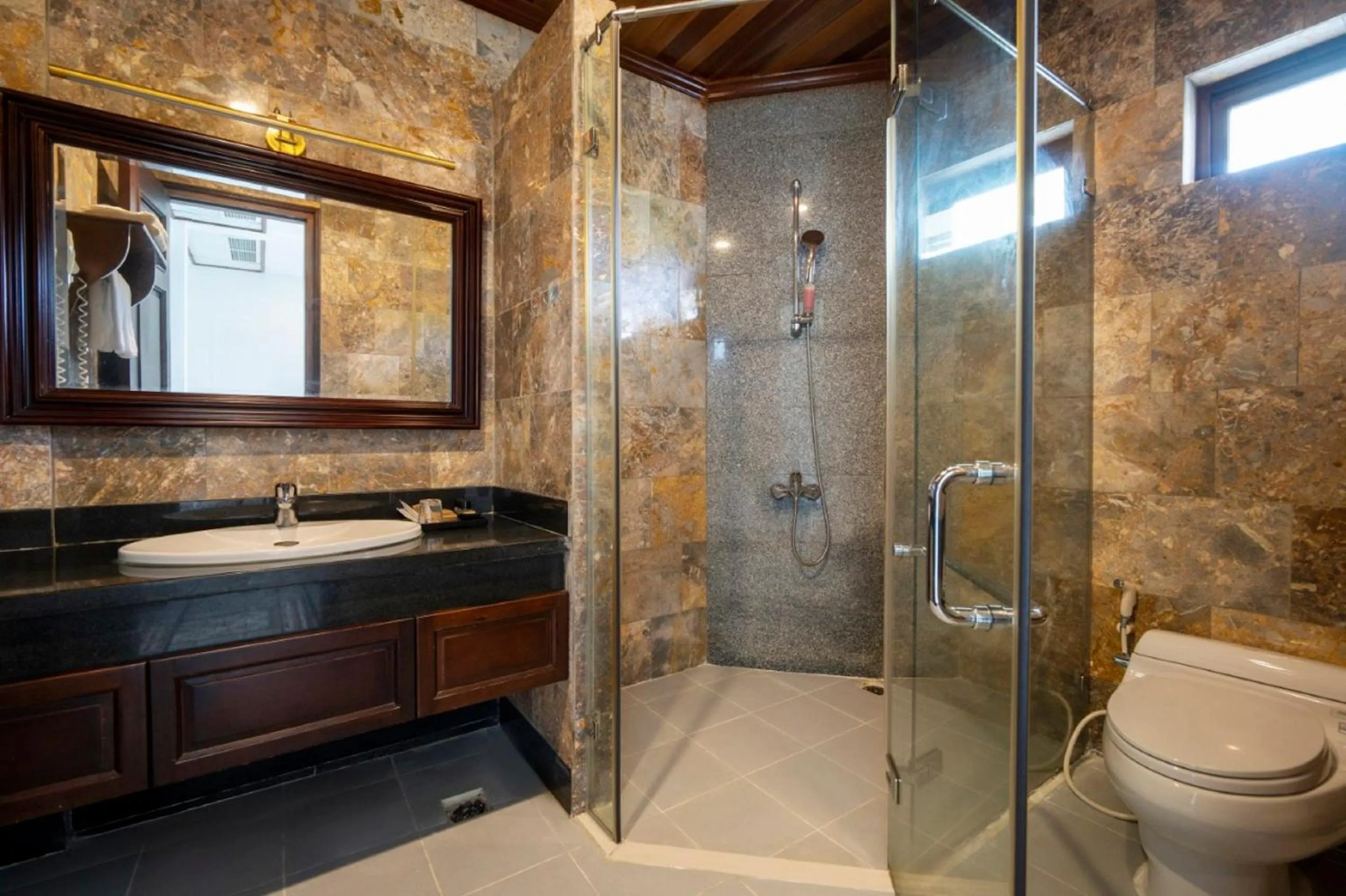 Shower in Tahiti Resort