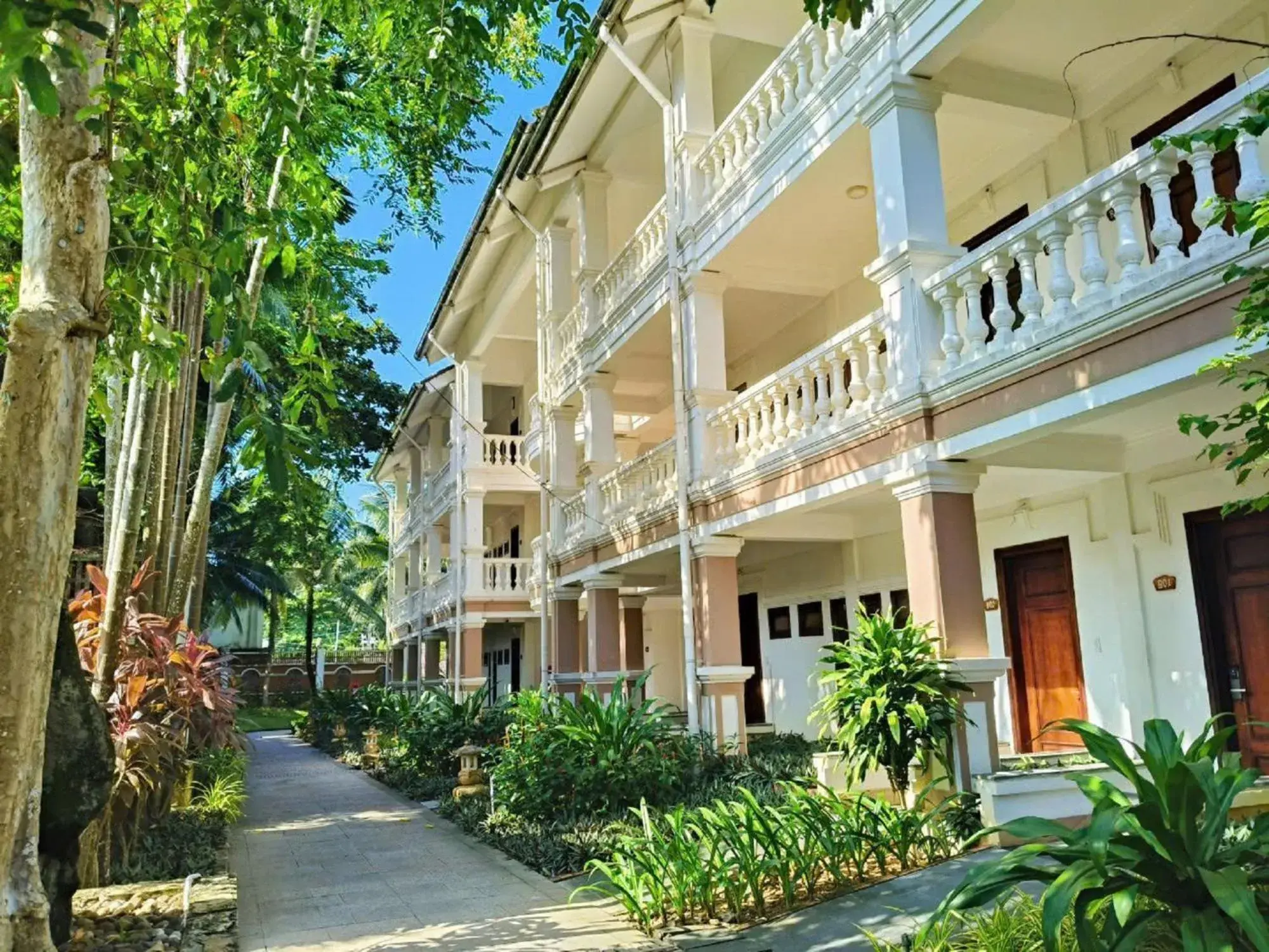 Property building in Tahiti Resort Property building in Tahiti Resort