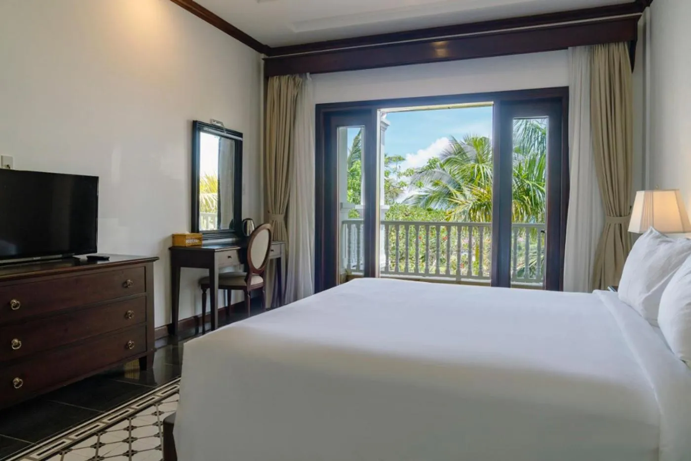 Balcony/Terrace, Bed in Tahiti Resort