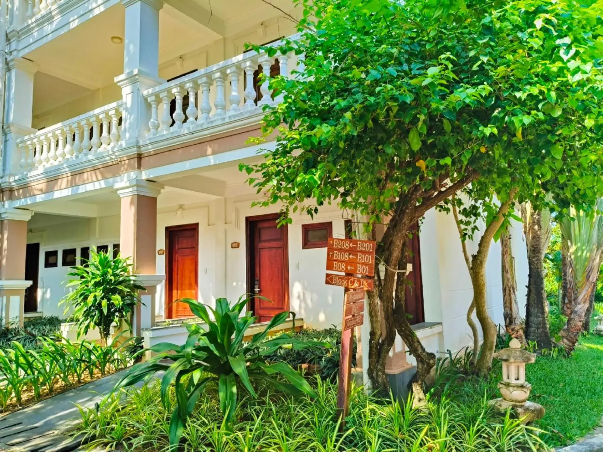 Property building in Tahiti Resort Property building in Tahiti Resort