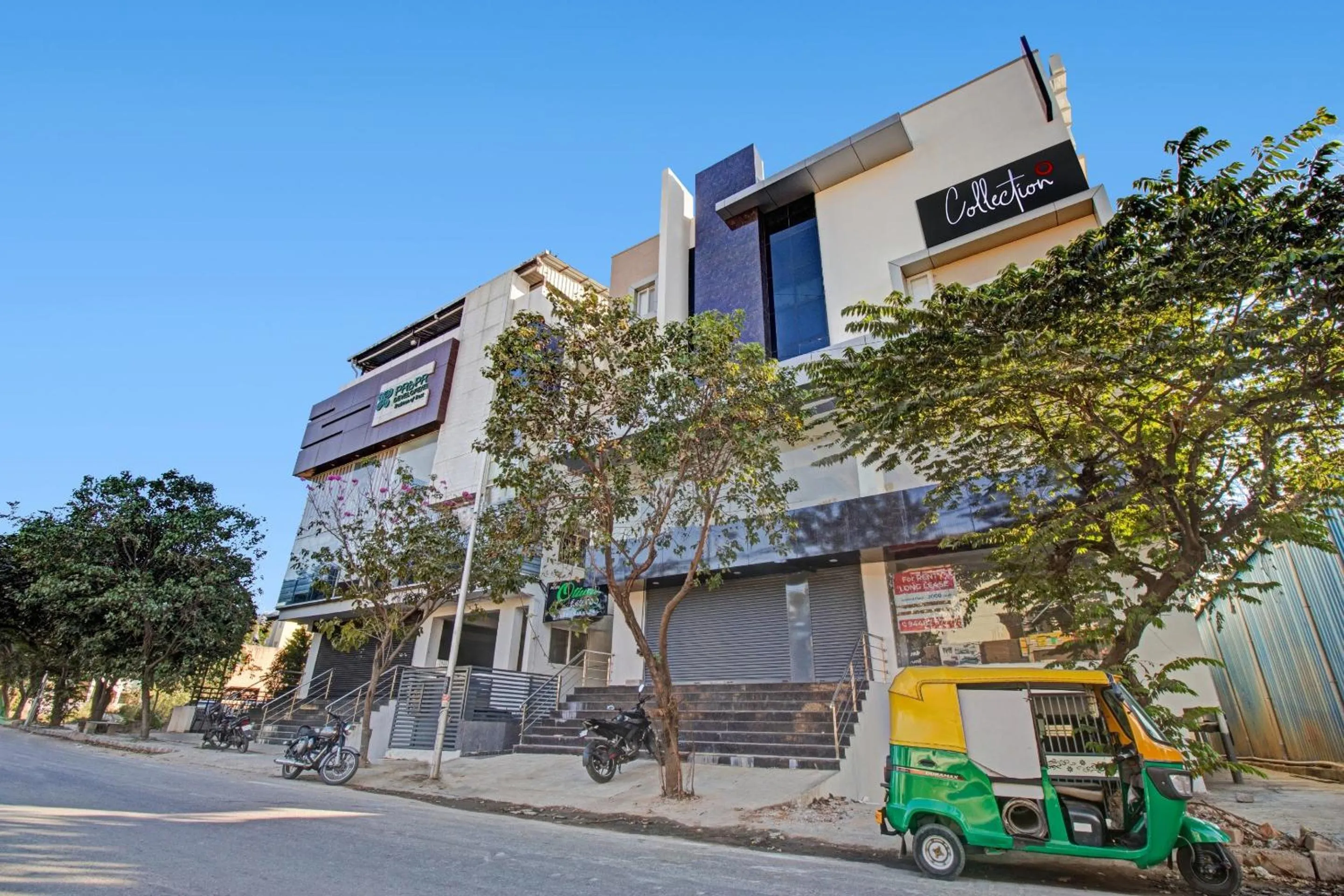Facade/entrance in Collection O Petals Otium Business Hotel
