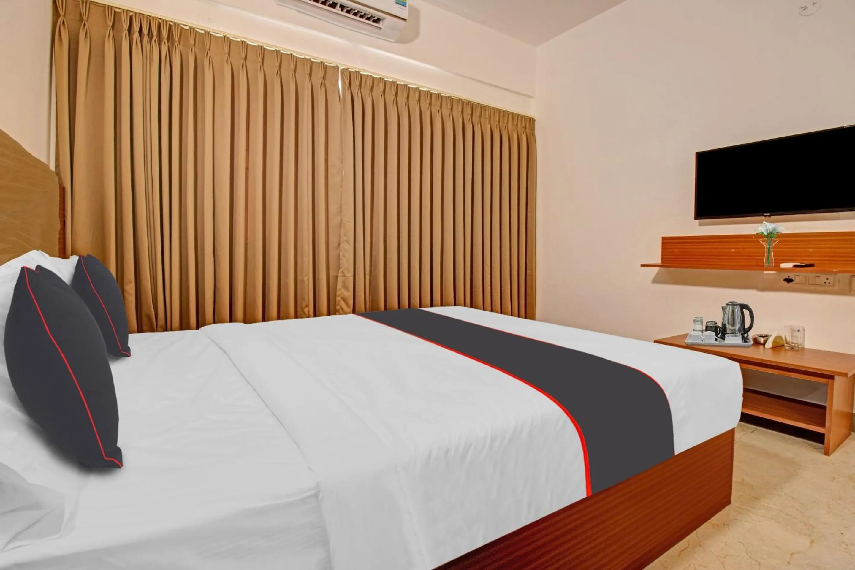 Bedroom, Bed in Collection O Petals Otium Business Hotel