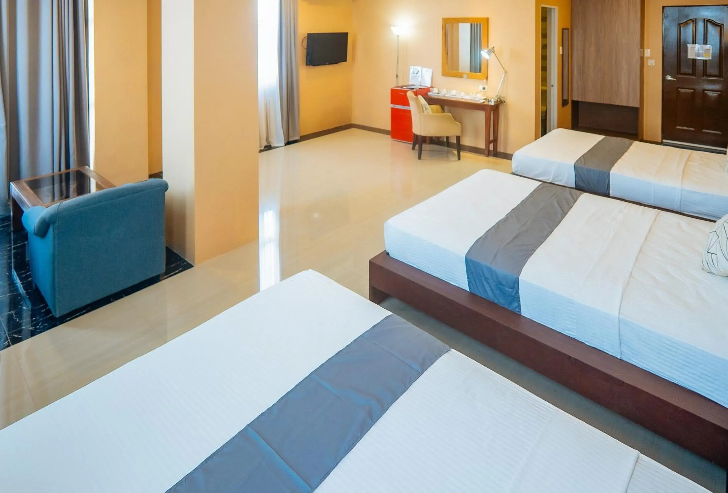 Bed in RedDoorz Plus @ Hotel Platinum Occidental Mindoro Bed in RedDoorz Plus @ Hotel Platinum Occidental Mindoro