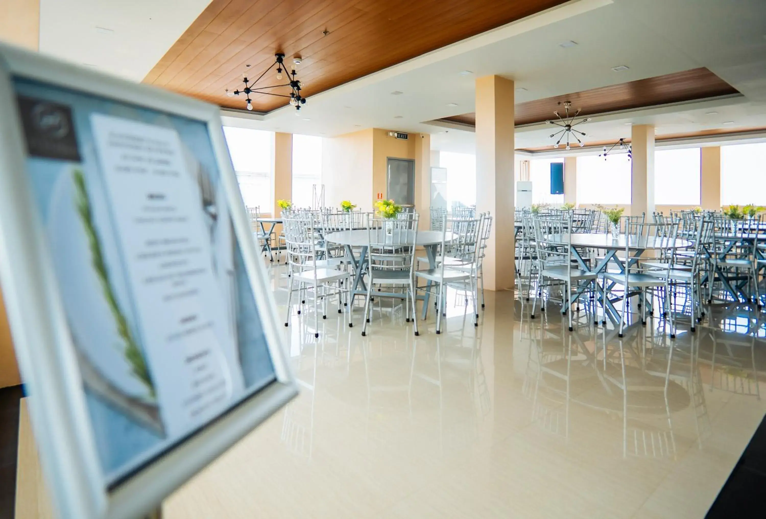 Property building in RedDoorz Plus @ Hotel Platinum Occidental Mindoro Property building in RedDoorz Plus @ Hotel Platinum Occidental Mindoro