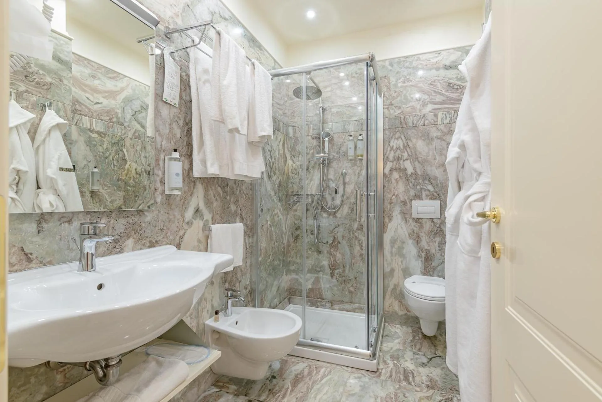 La Paloma Blanca Hotel