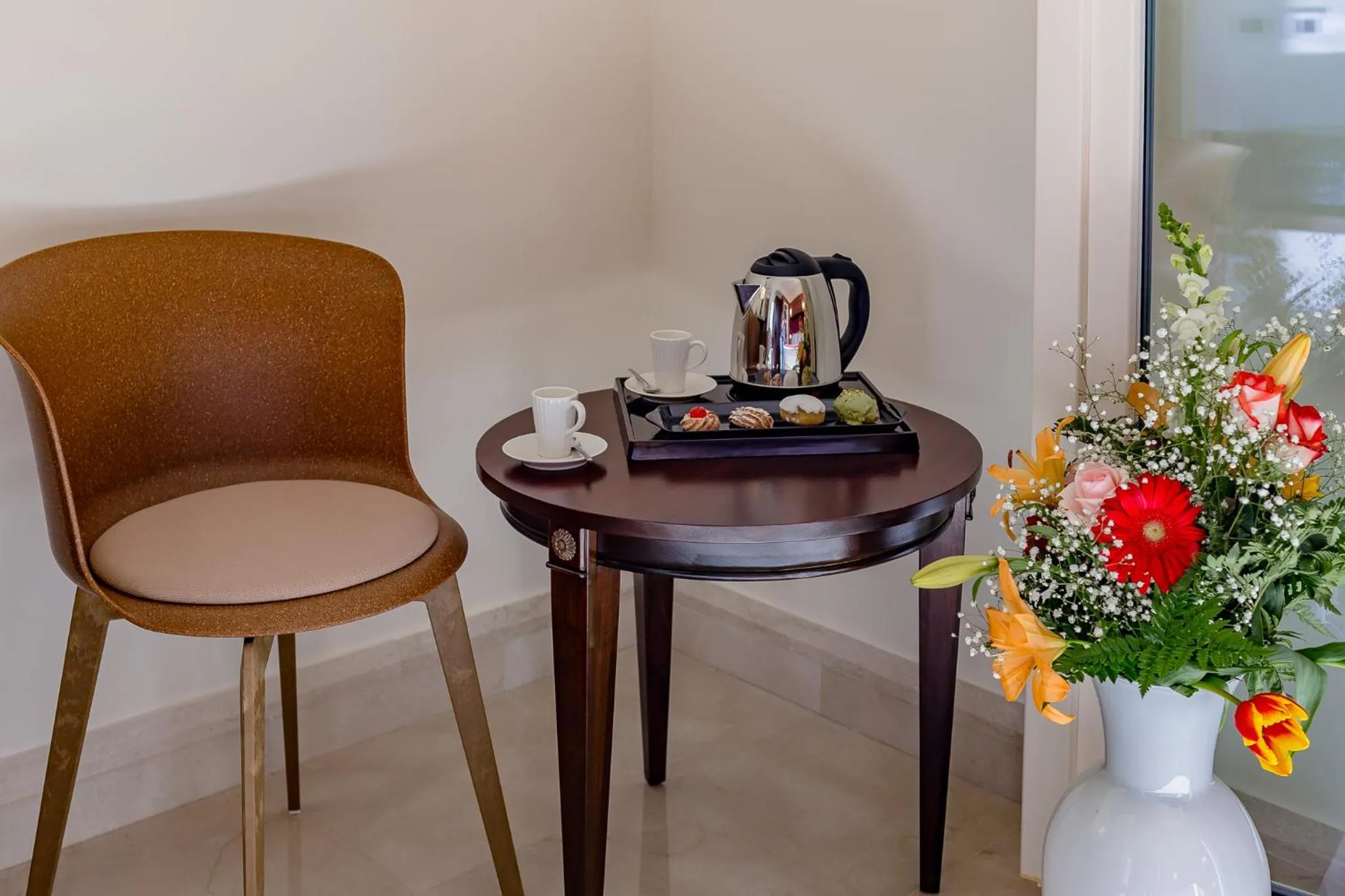 Coffee/tea facilities in La Paloma Blanca Hotel