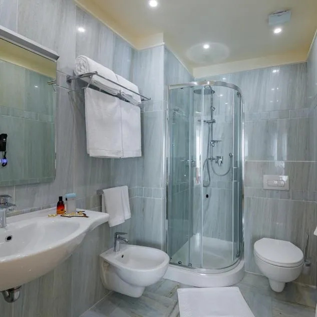 Toilet in La Paloma Blanca Hotel