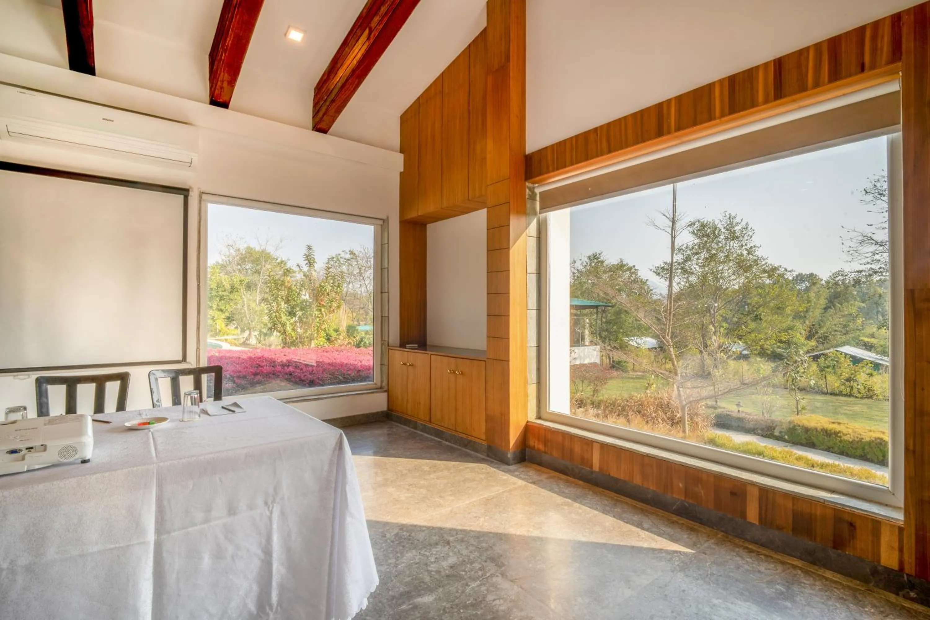 Restaurant/places to eat, Bed in The Corbett Greens