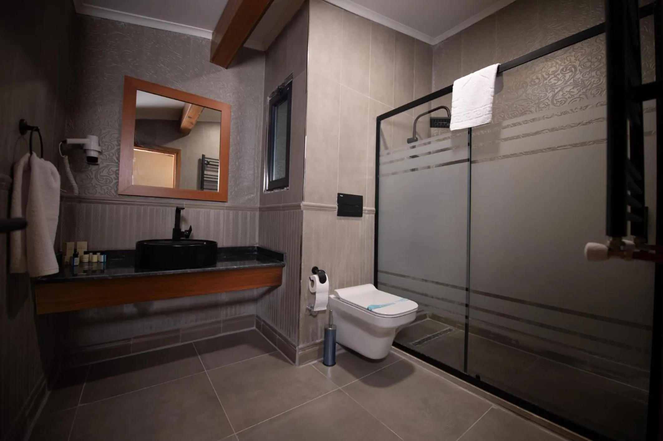 Shower in AHISKA PALAS OTEL