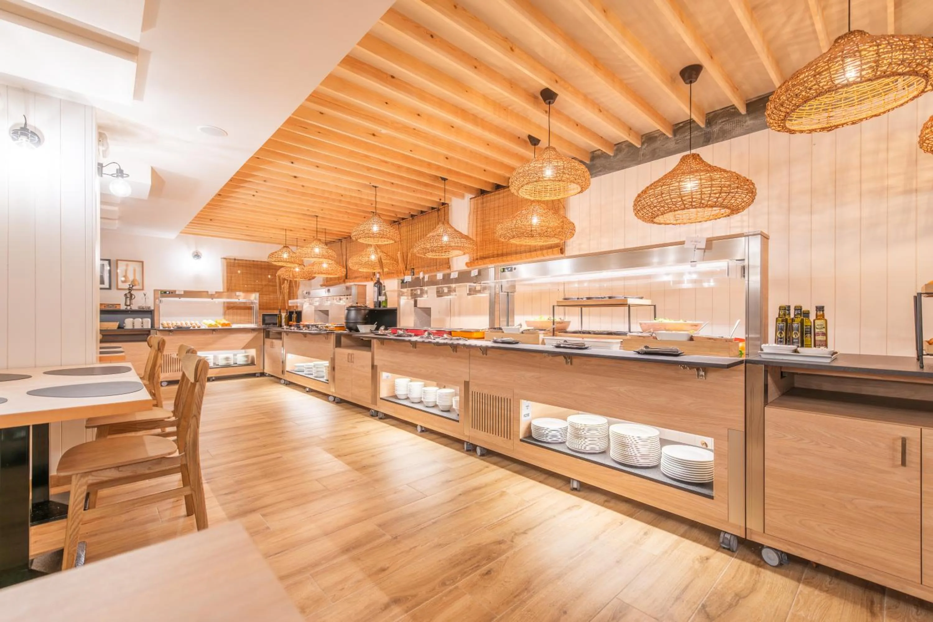 Restaurant/places to eat in Hotel Viella