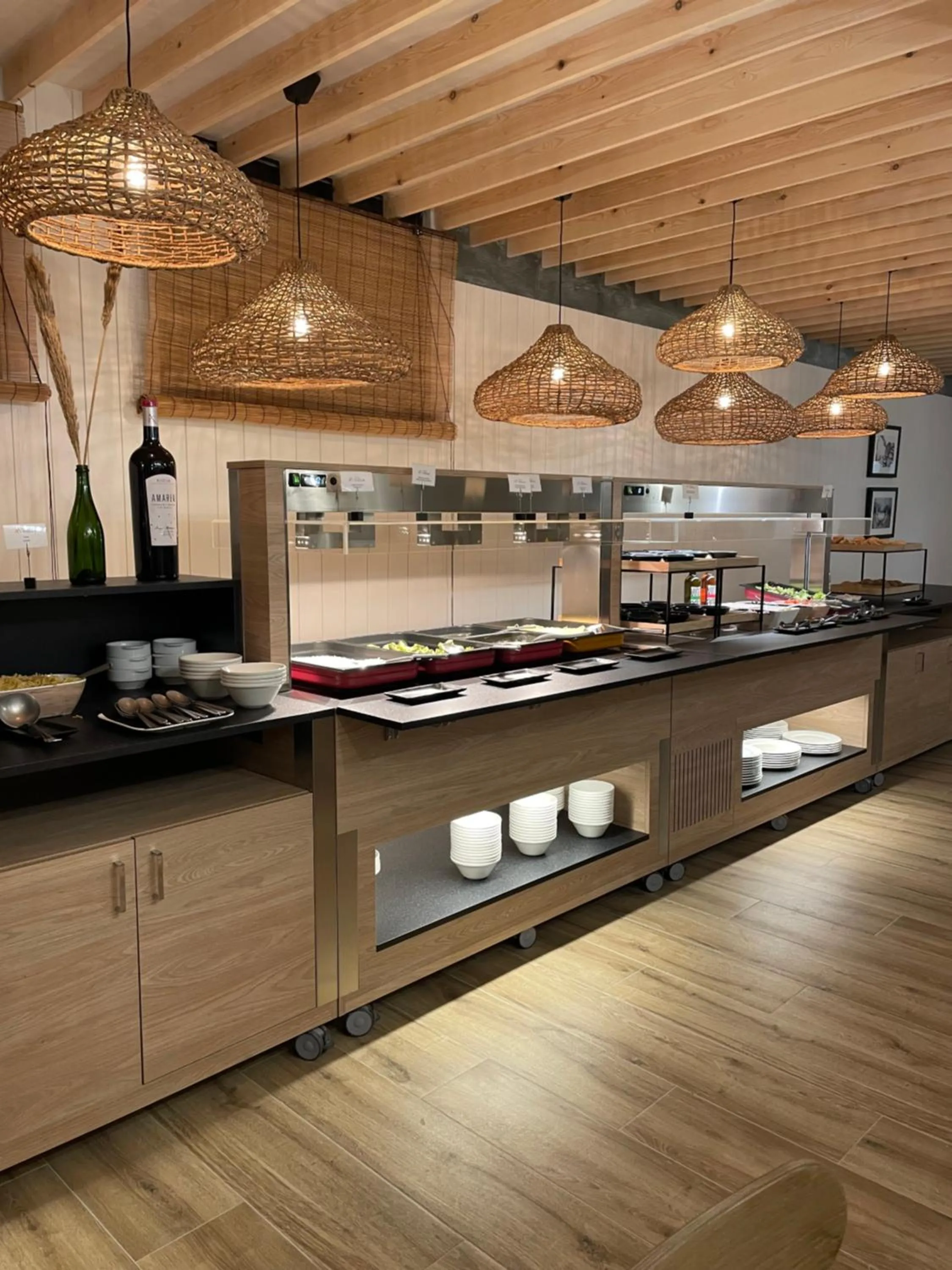 Restaurant/places to eat in Hotel Viella