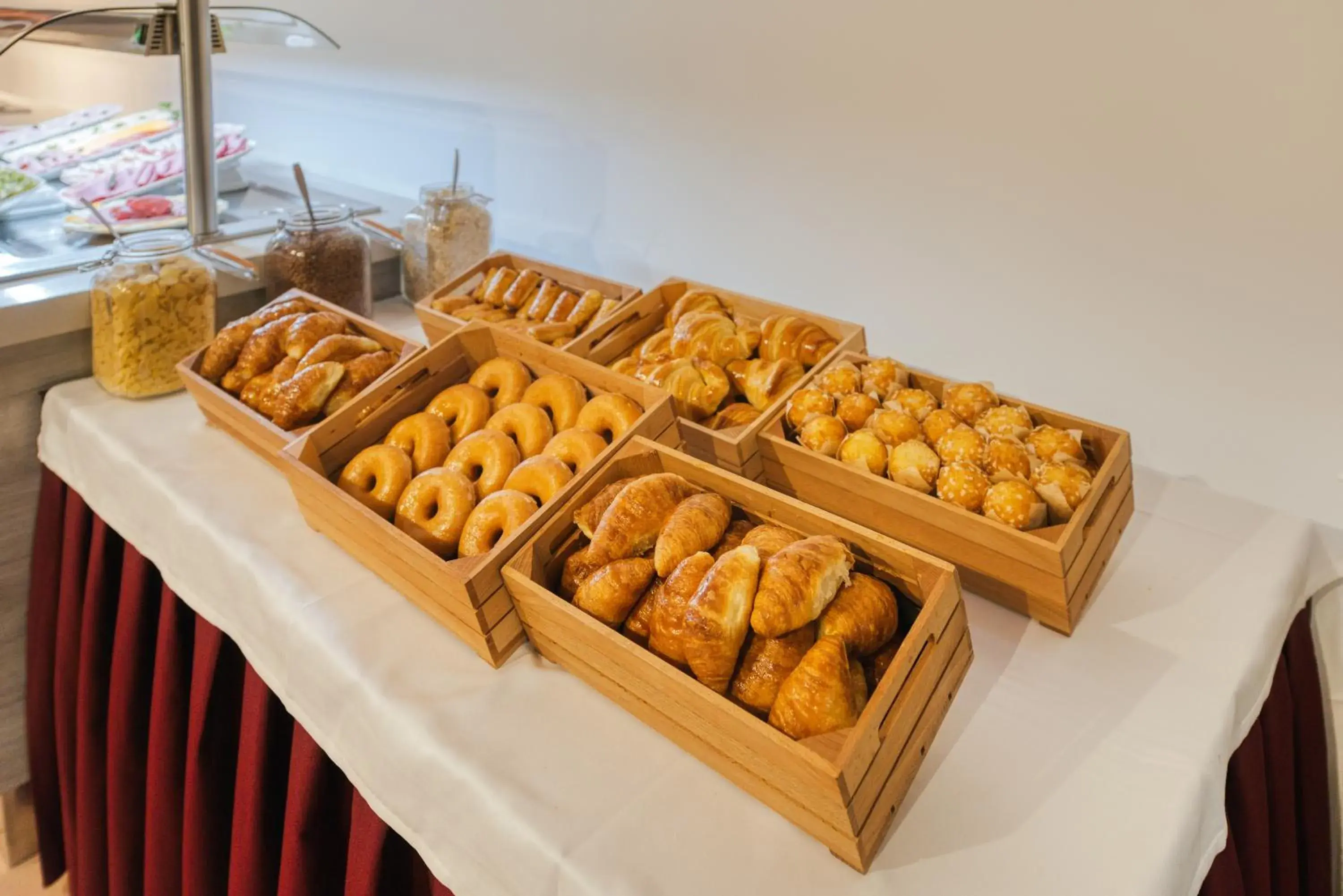 Breakfast in Hotel Viella Breakfast in Hotel Viella