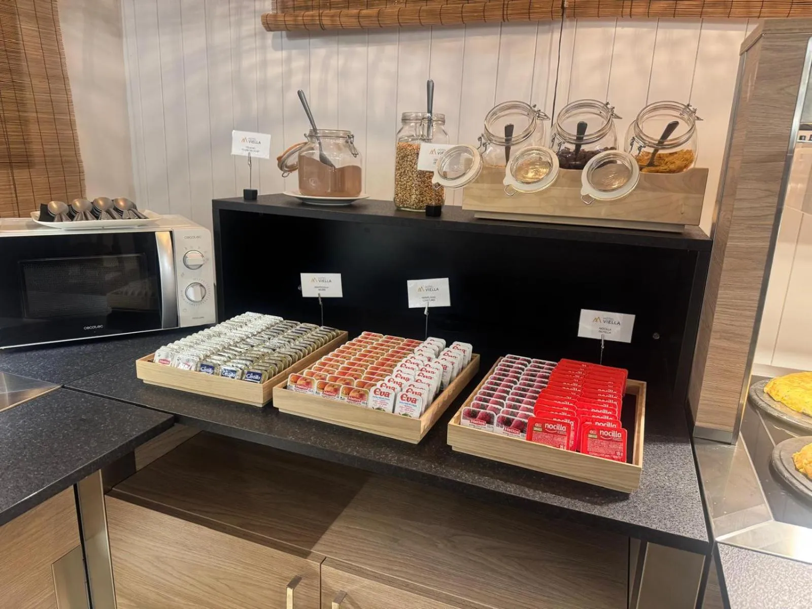 Restaurant/places to eat in Hotel Viella