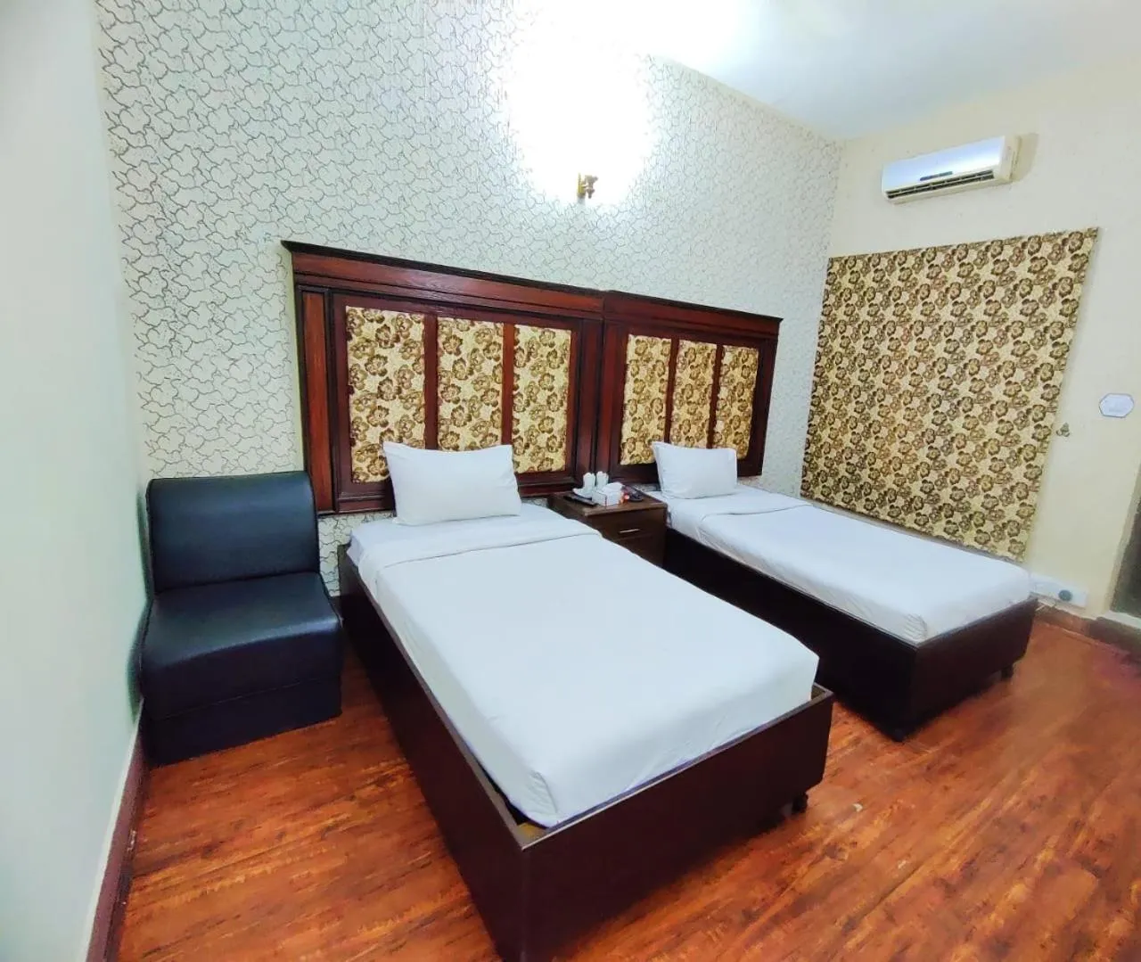 Bedroom, Bed in Margalla View Motel