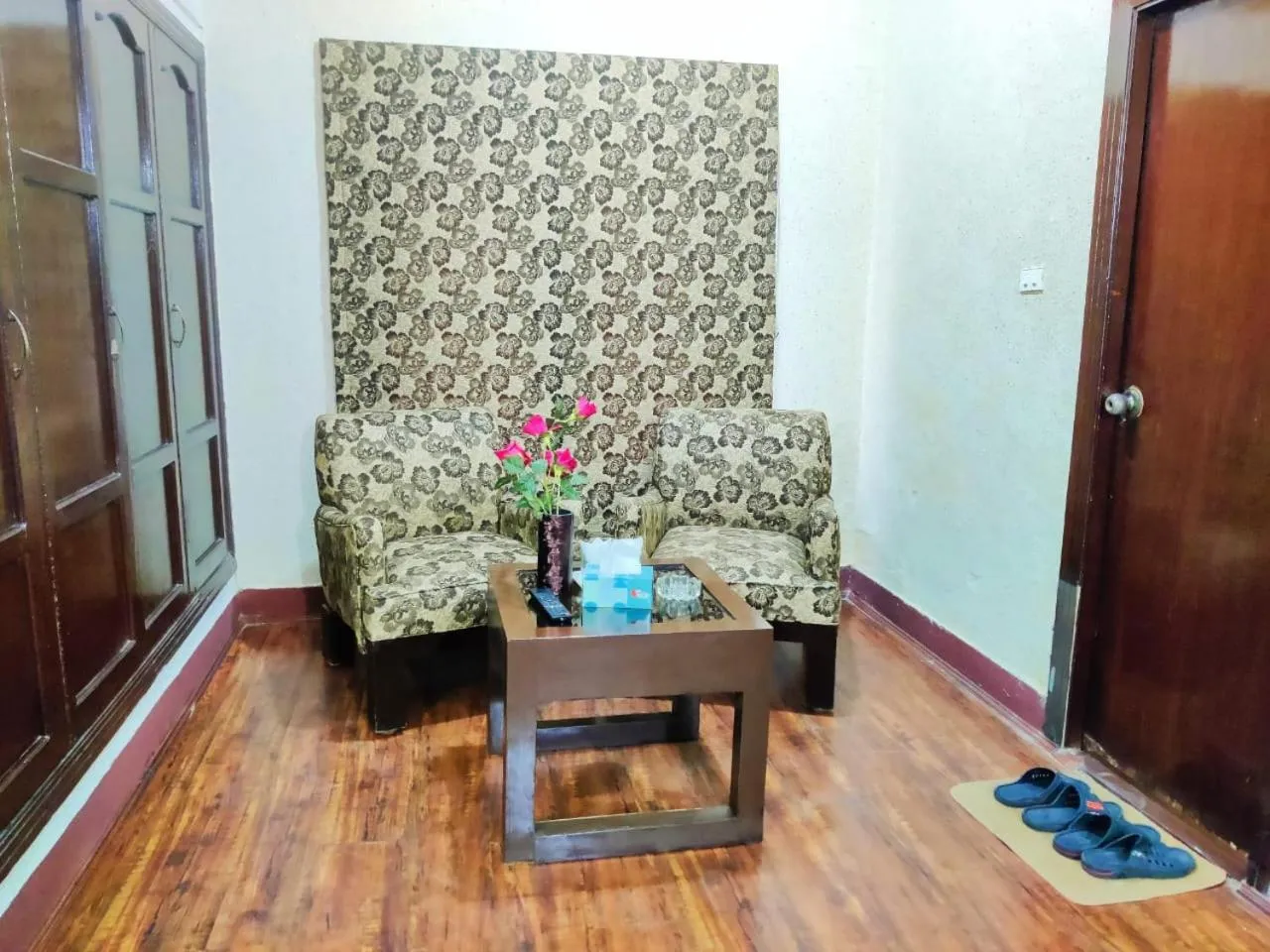 Seating area in Margalla View Motel