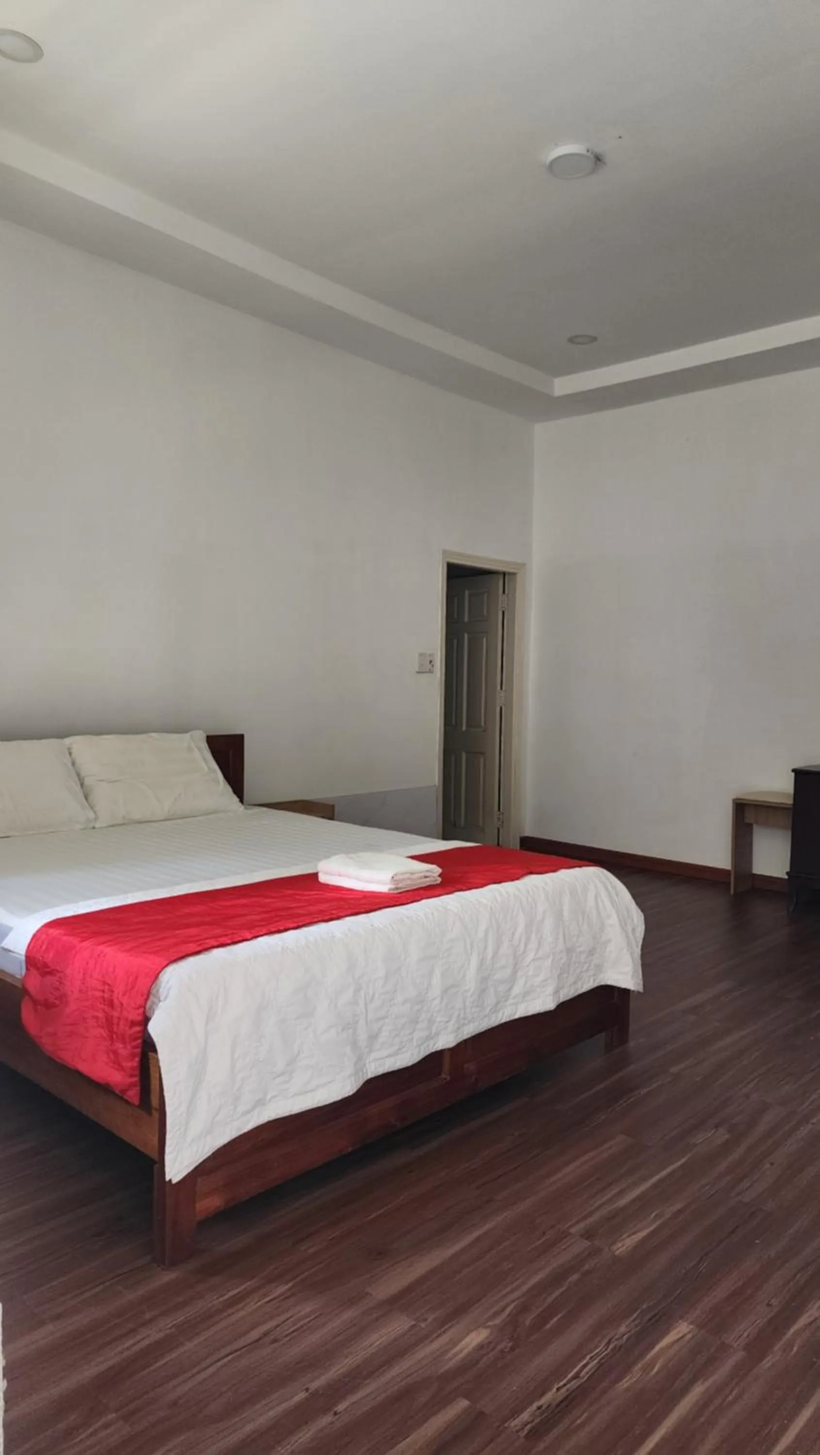 Bedroom, Bed in Caroline Resort