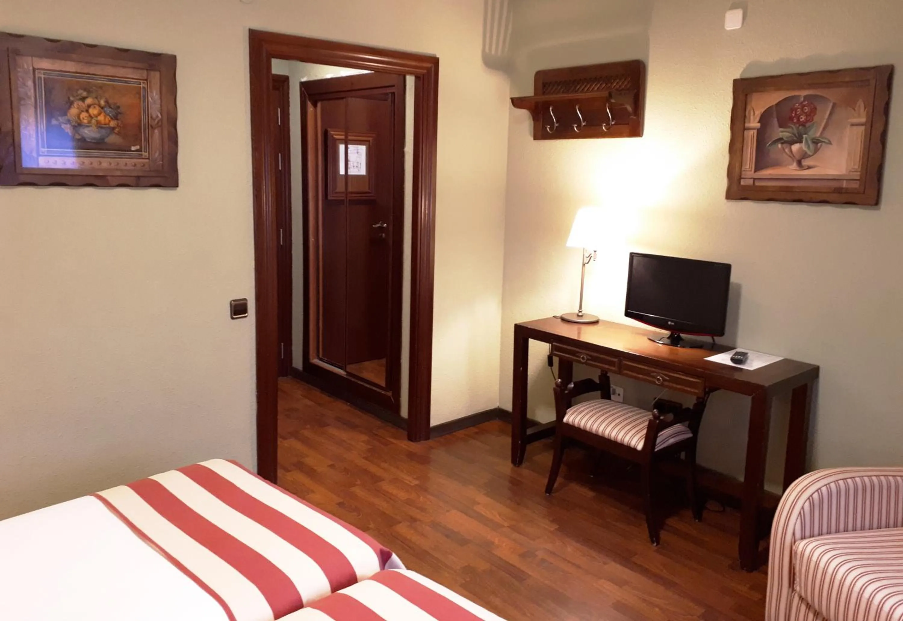 Decorative detail, Bed in Hotel Urogallo