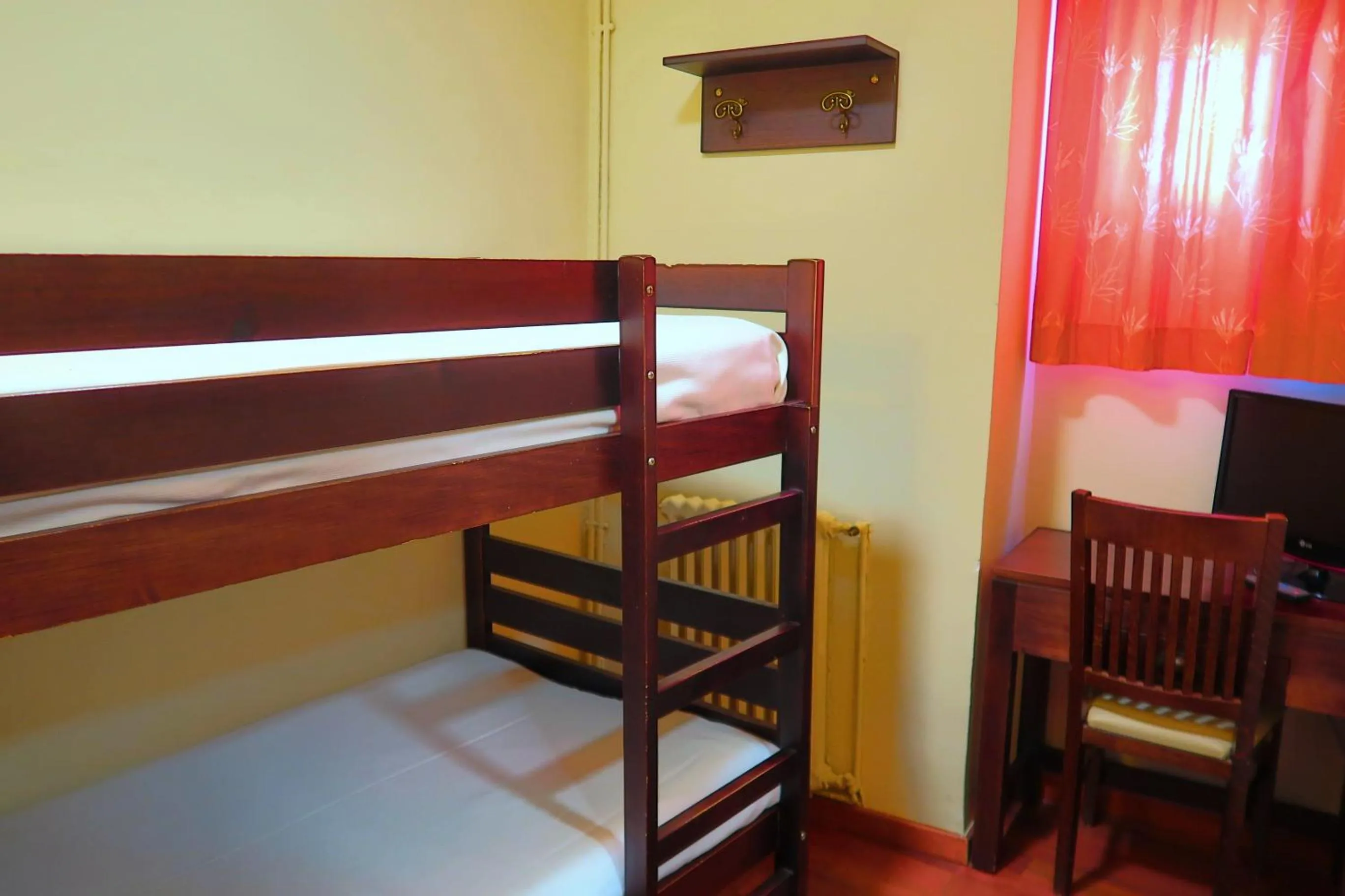 Photo of the whole room, Bed in Hotel Urogallo