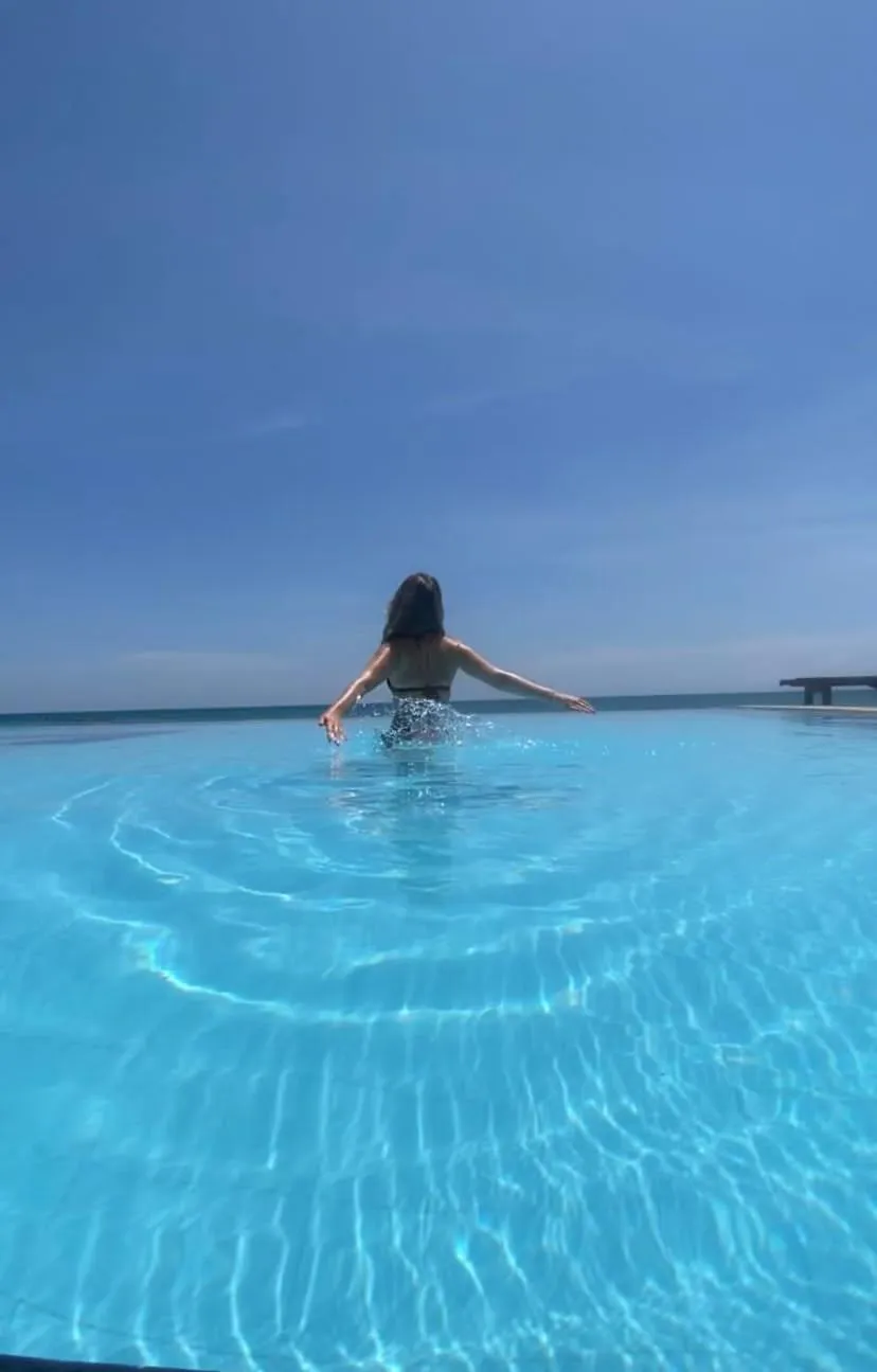 Pool view in Hotel Coral Bay