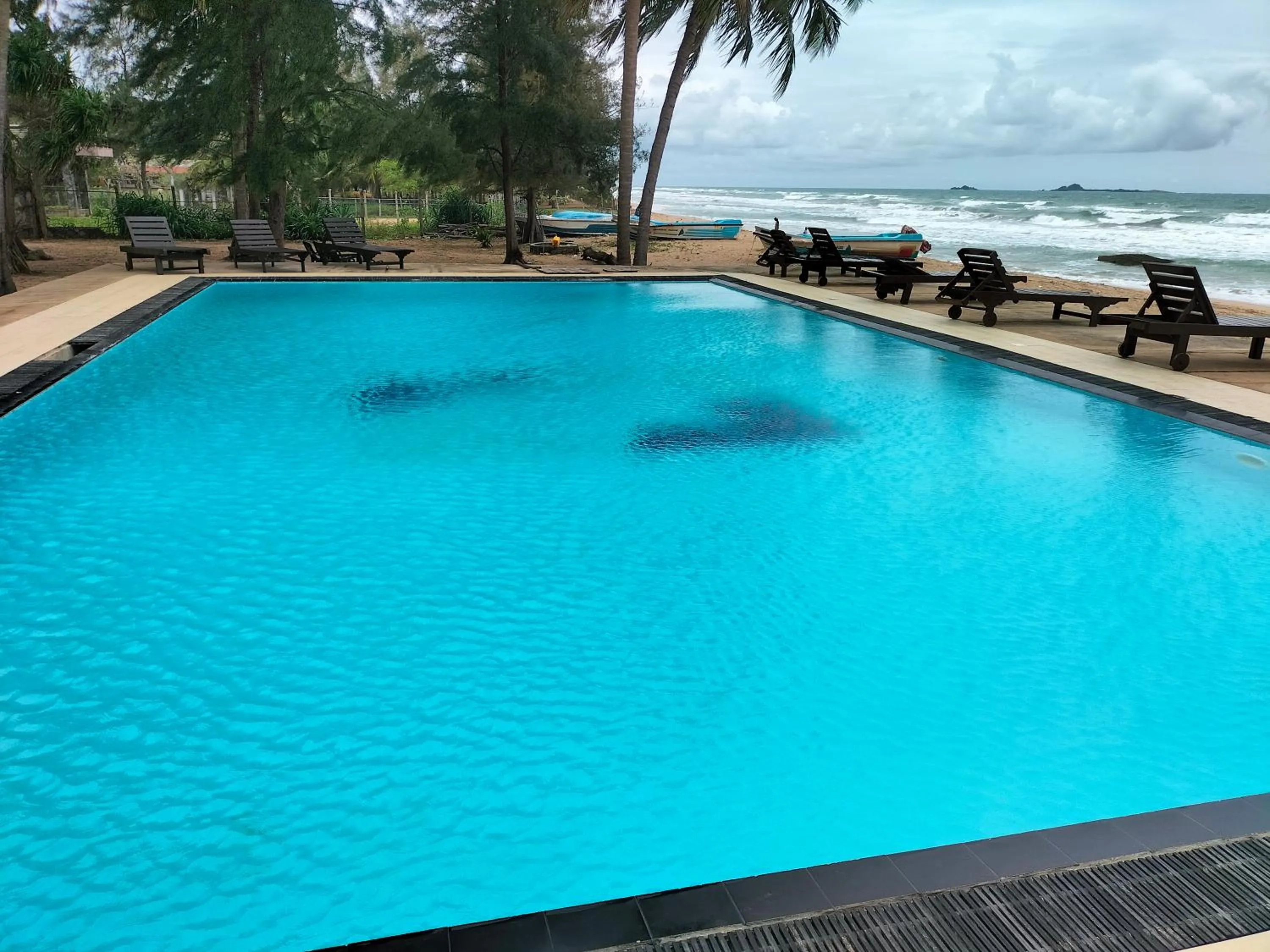Pool view in Hotel Coral Bay