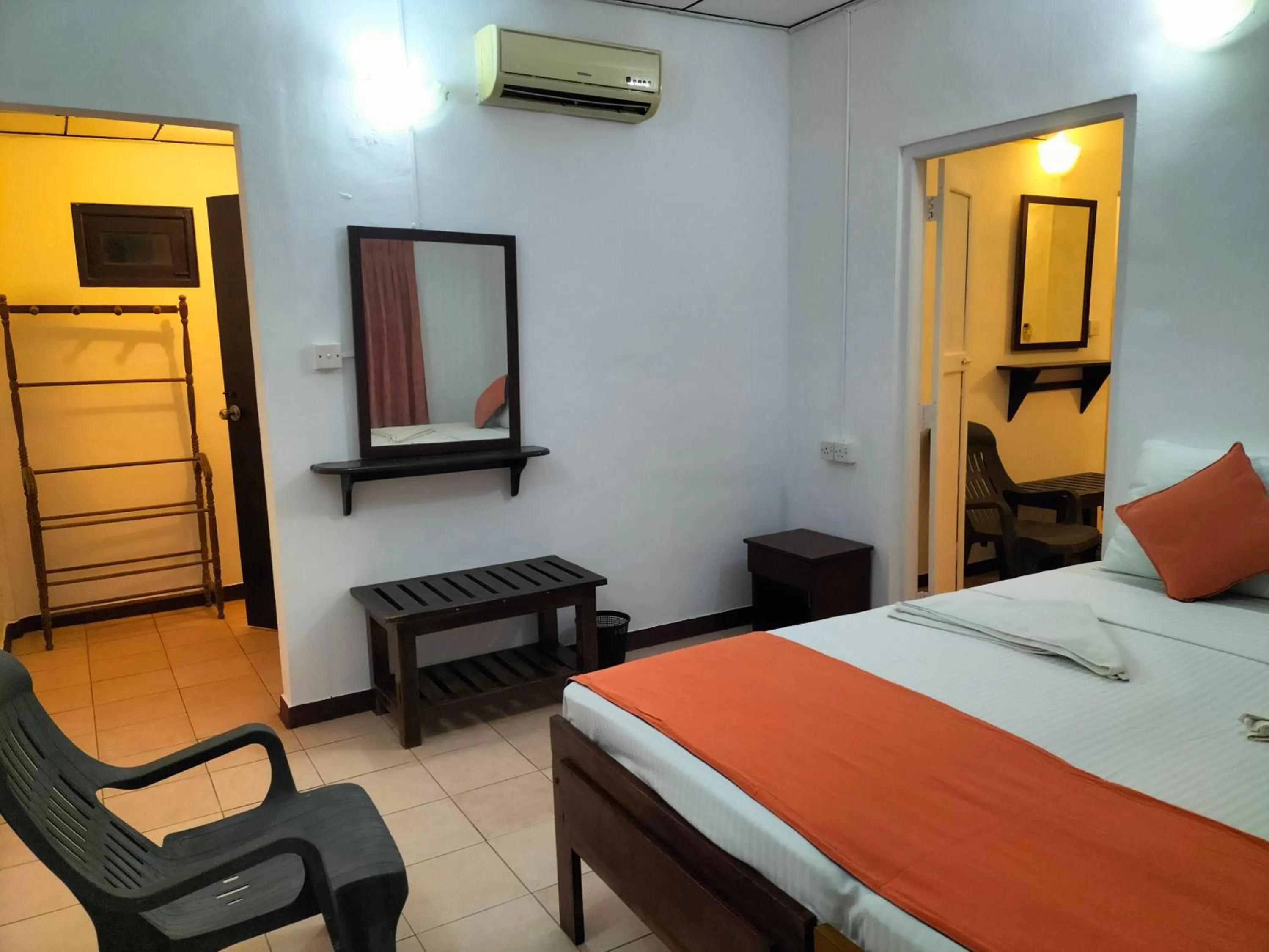 Bedroom, Bed in Hotel Coral Bay