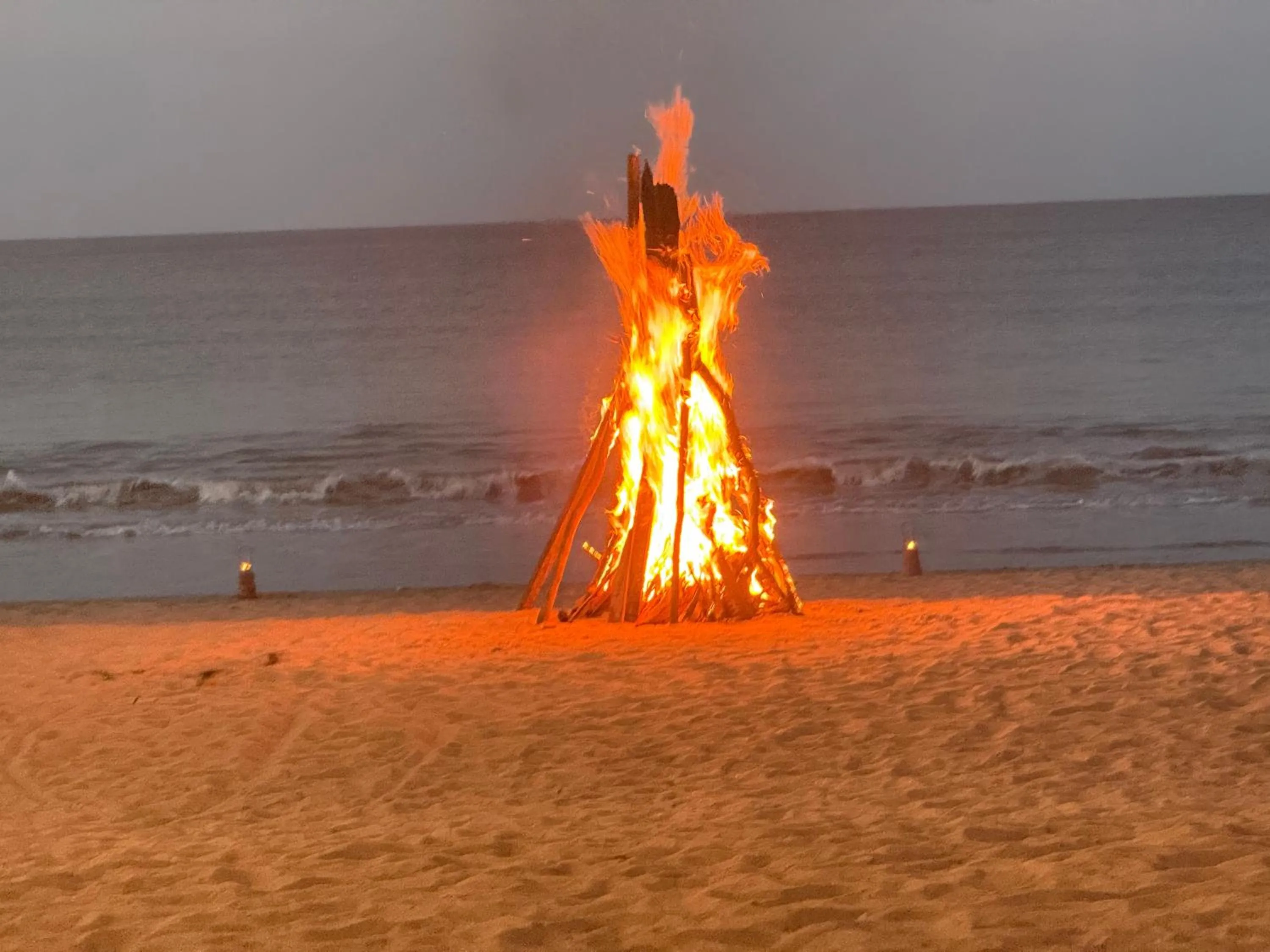 Evening entertainment in Hotel Coral Bay