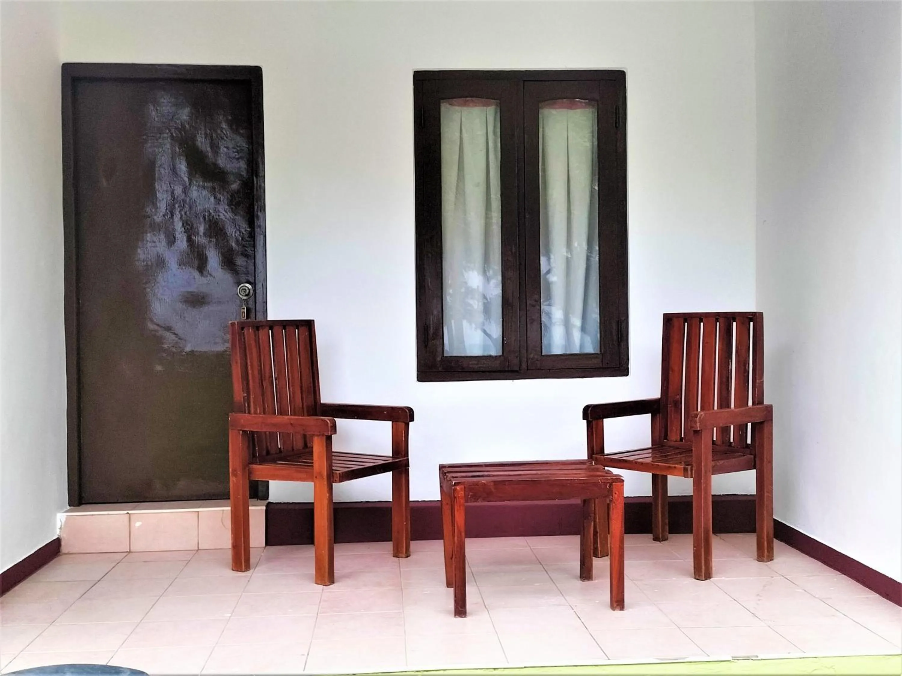 Seating area in Hotel Coral Bay