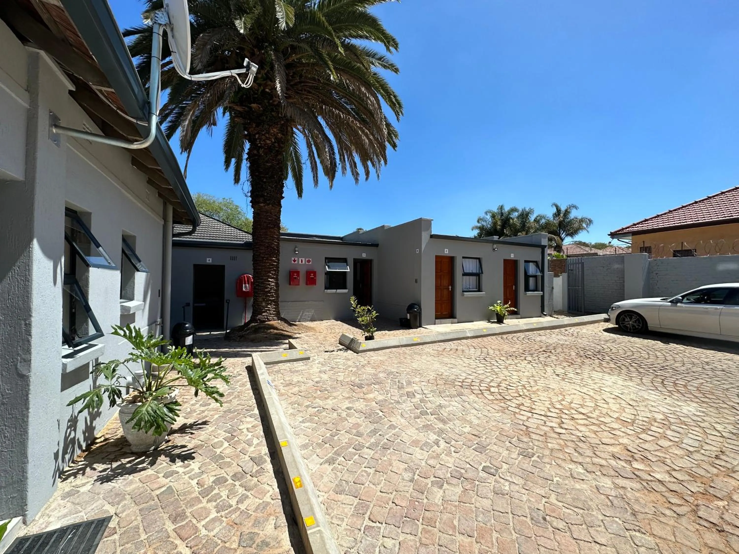 Property building in Ecomotel Louis Botha