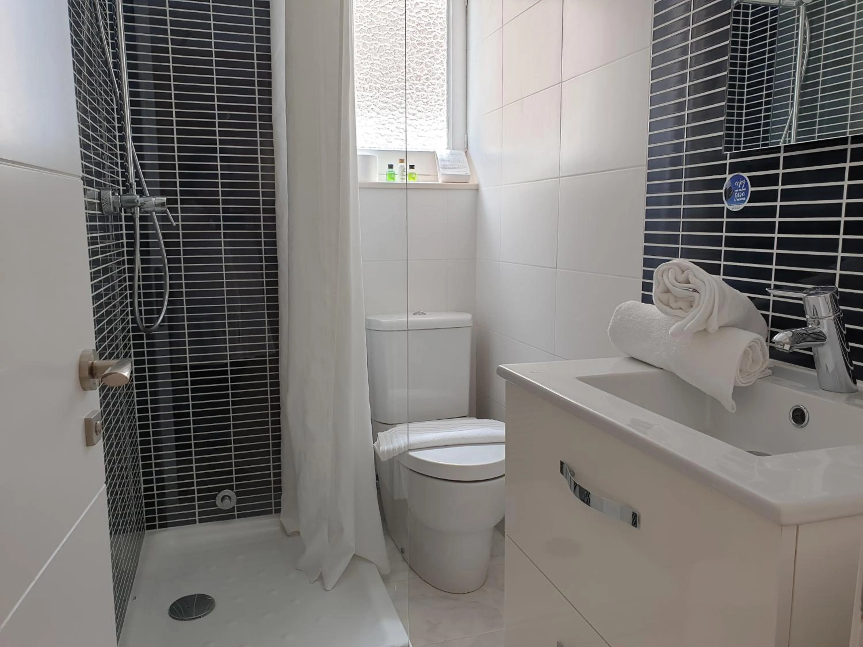 Shower in Hotel Boutique Las Arenas