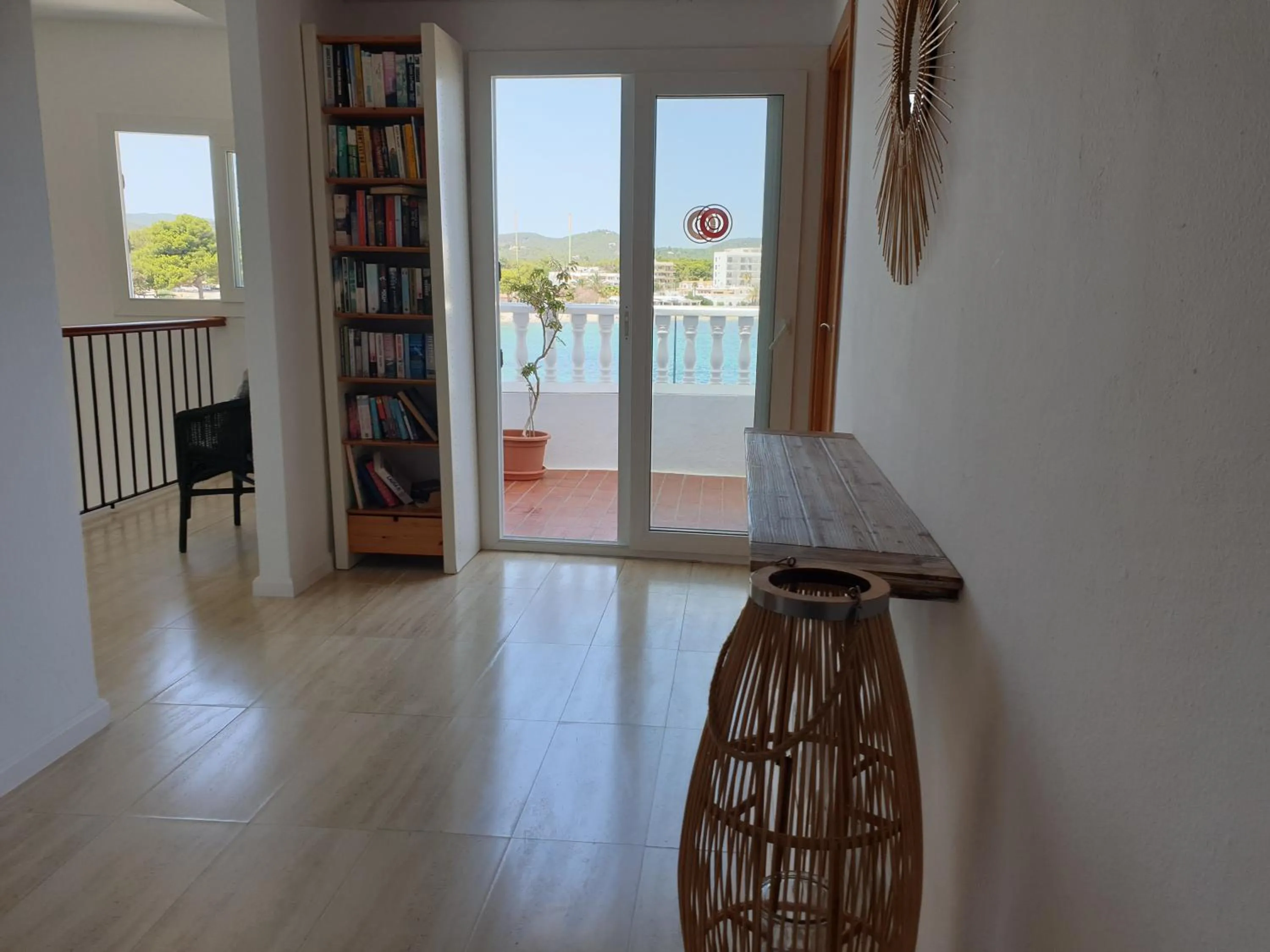 Library in Hotel Boutique Las Arenas