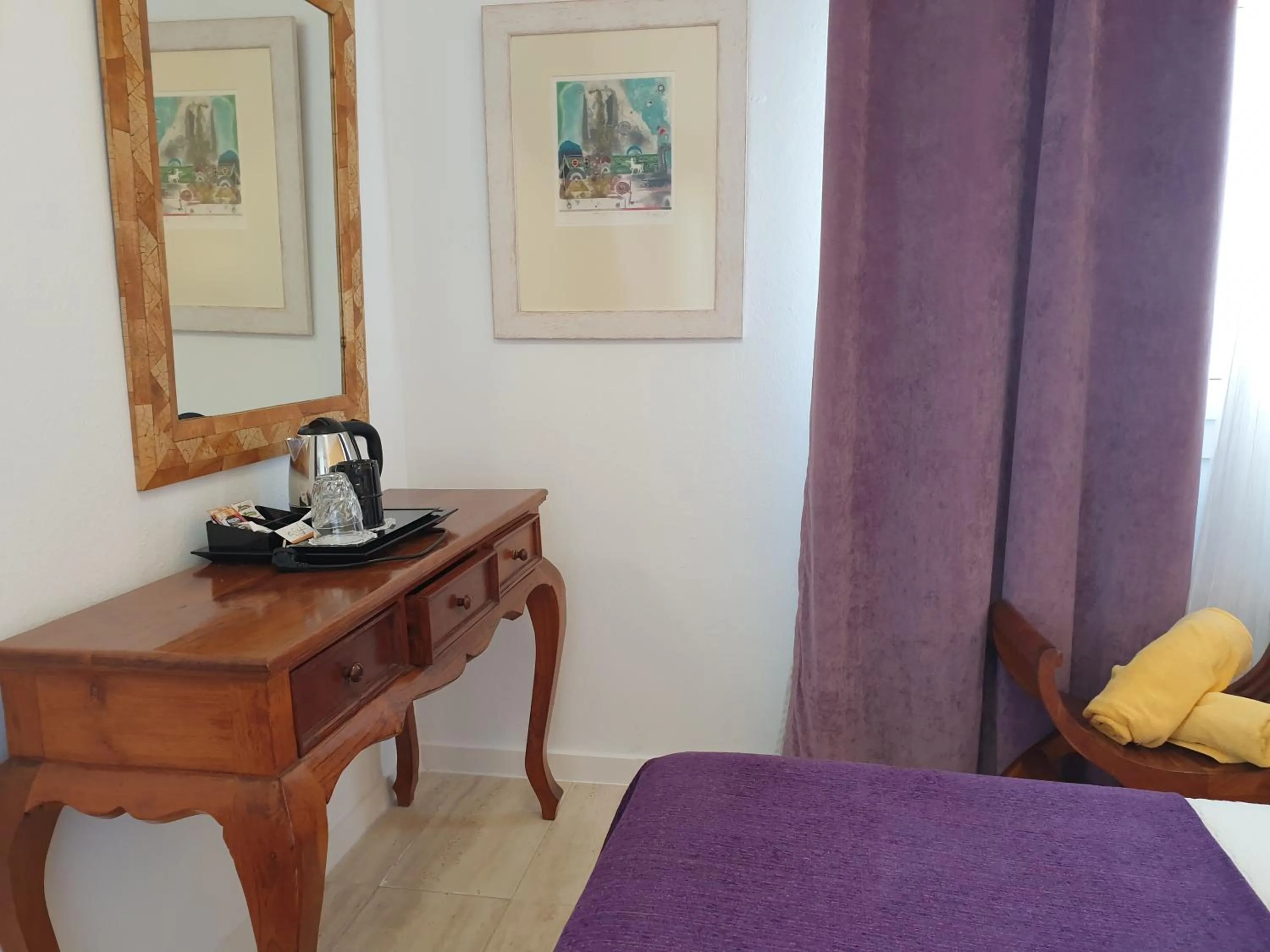 Bedroom, Bed in Hotel Boutique Las Arenas