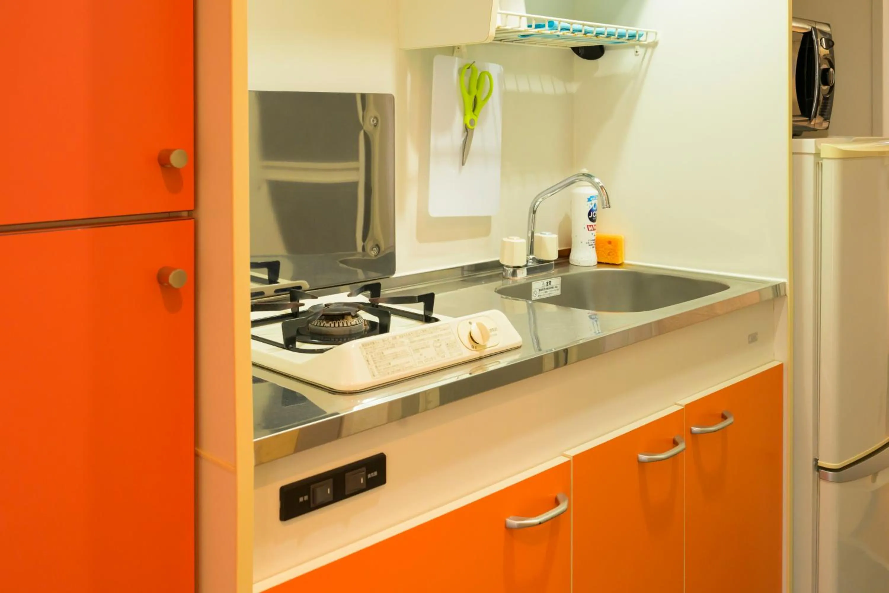 Kitchen or kitchenette in HOTEL AARON通天東