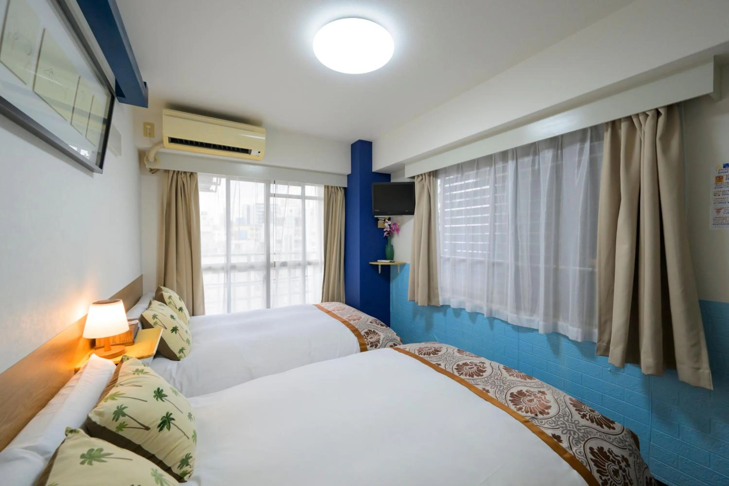 Bedroom, Bed in HOTEL AARON通天東