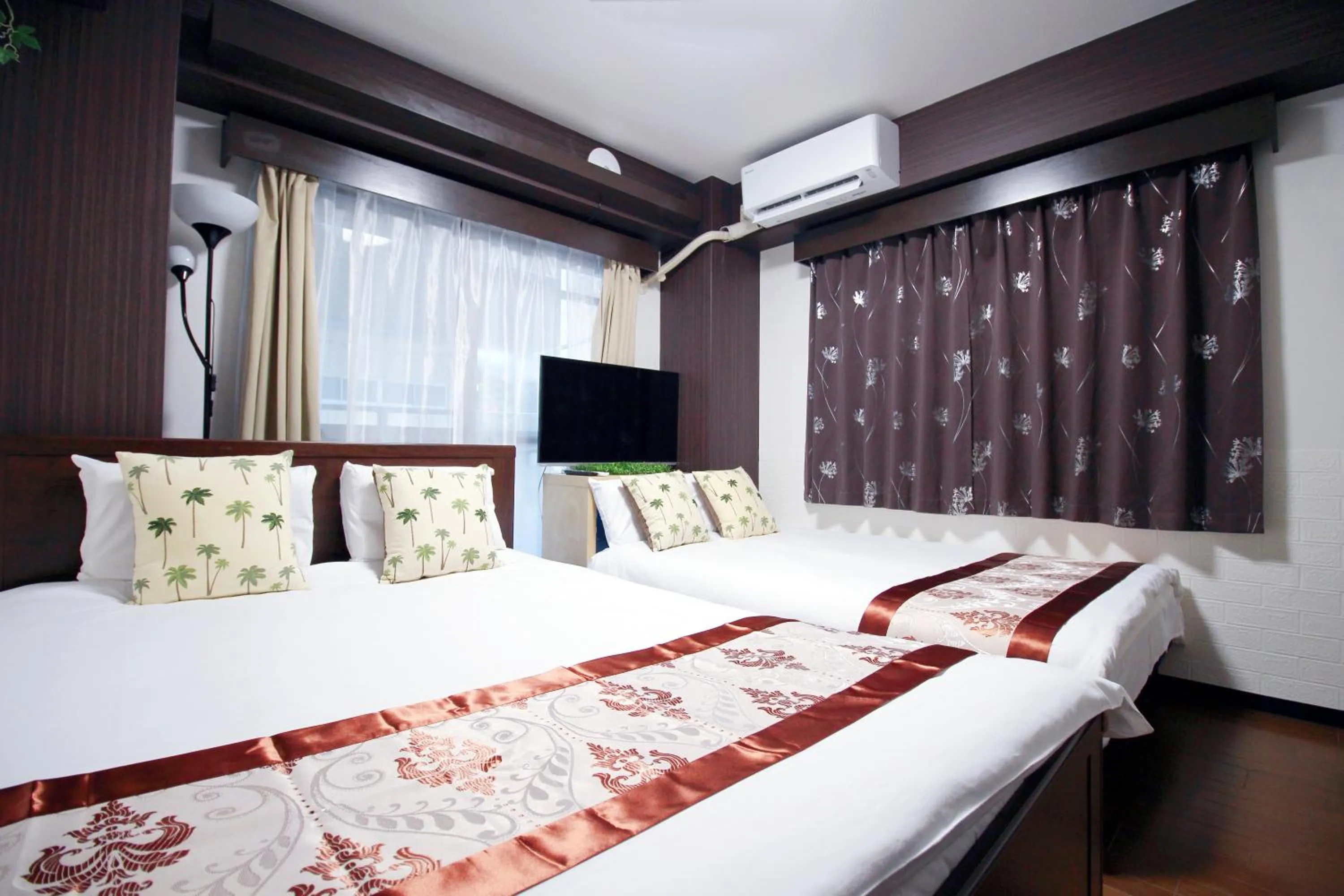 Bedroom, Bed in HOTEL AARON通天東